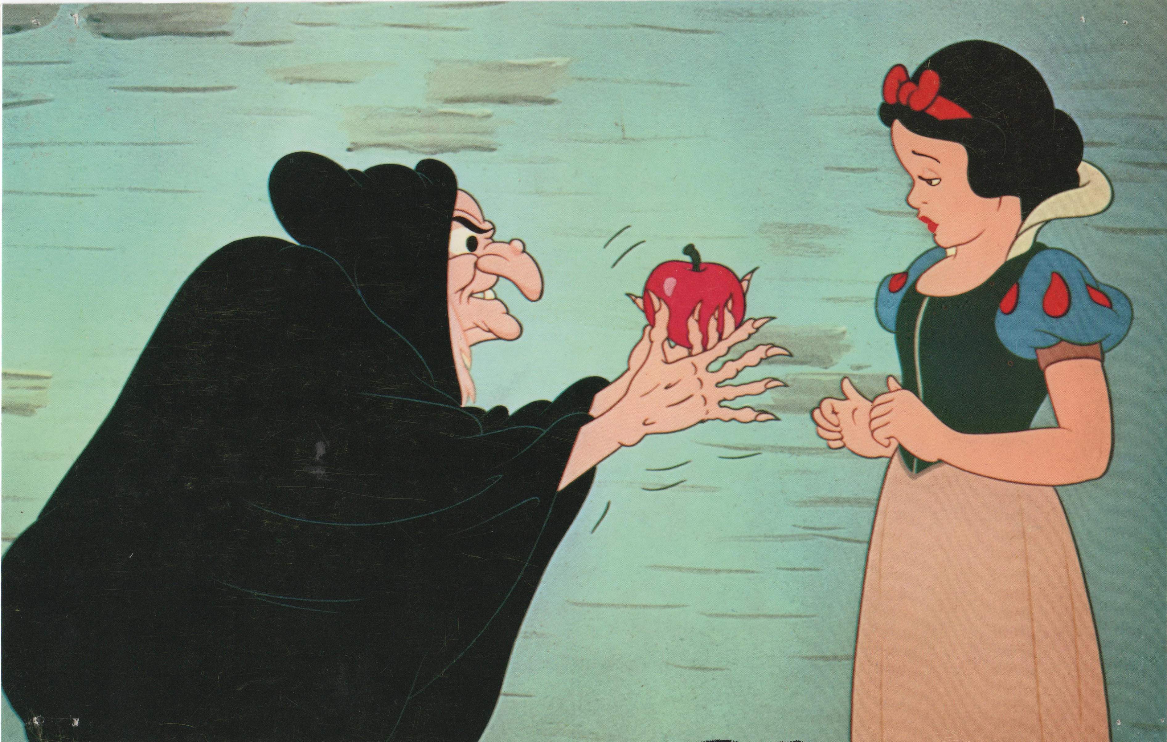 Принцесса принес. Белоснежка и семь гномов отравленное яблоко. Дисней Белоснежка принцесса колдунья. Уолт Дисней Snow White.
