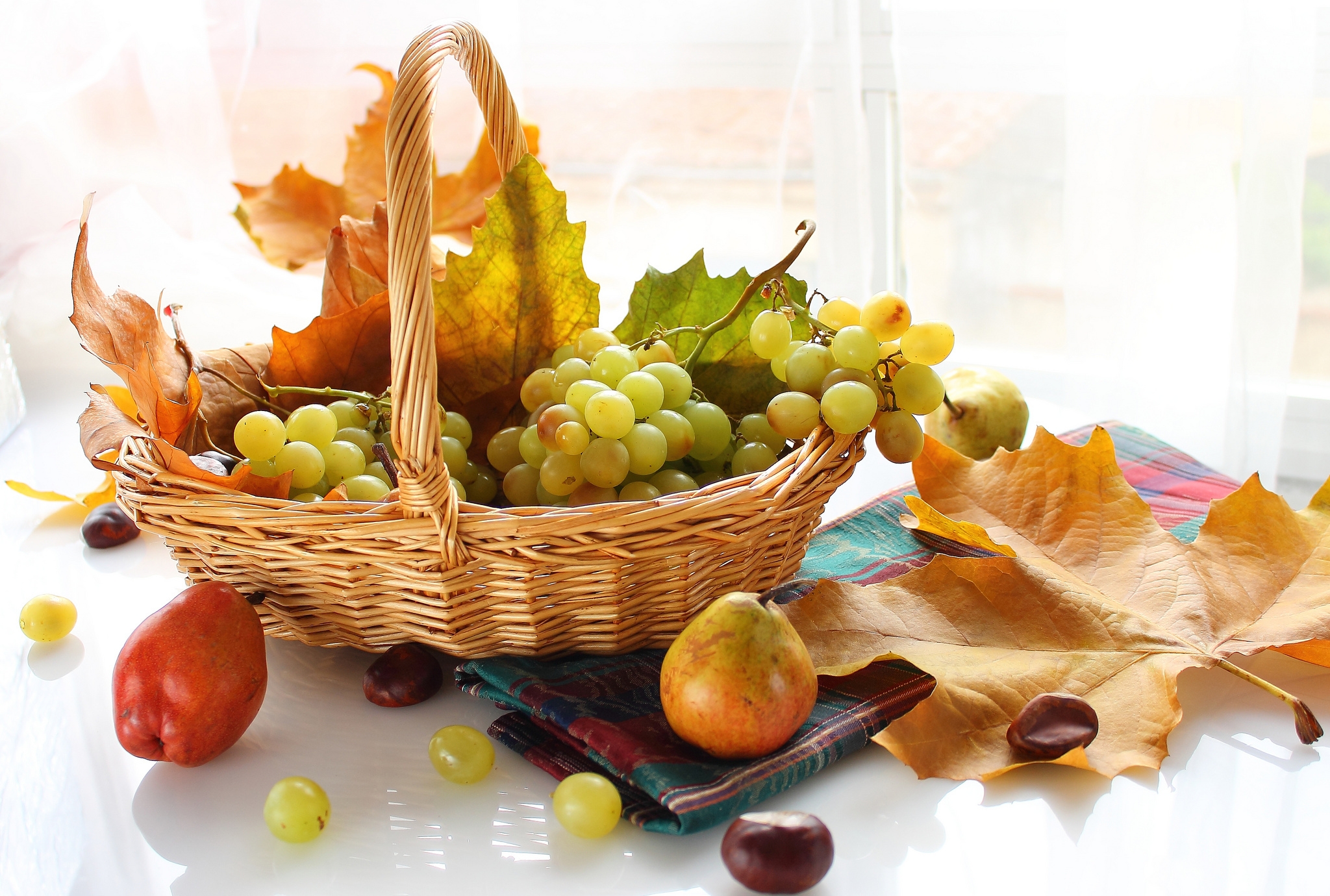 Mobile HD Wallpaper Fruits food, grapes, basket