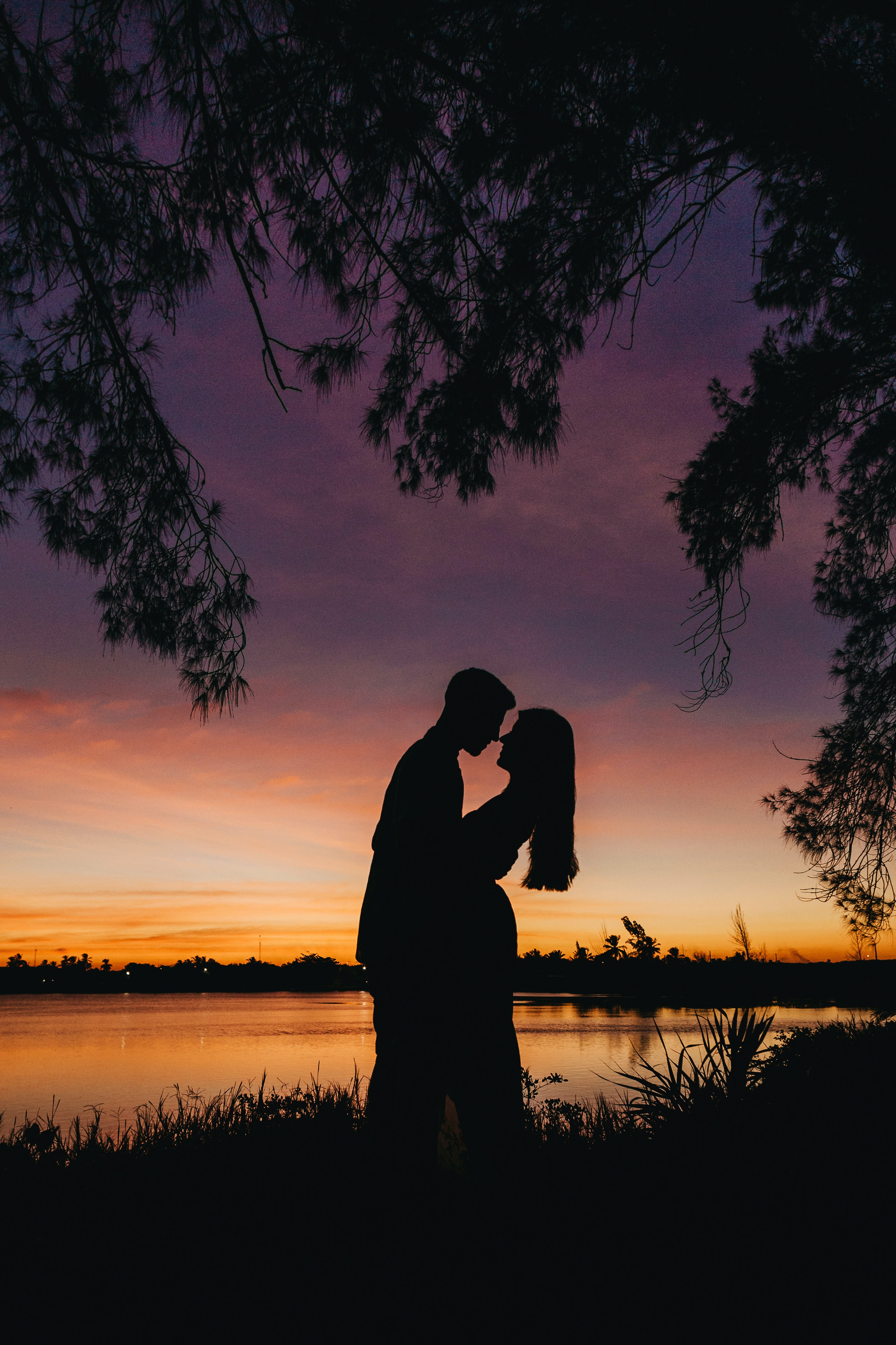 63472 Hintergrundbild herunterladen sunset, liebe, silhouette, romantik - Bildschirmschoner und Bilder kostenlos