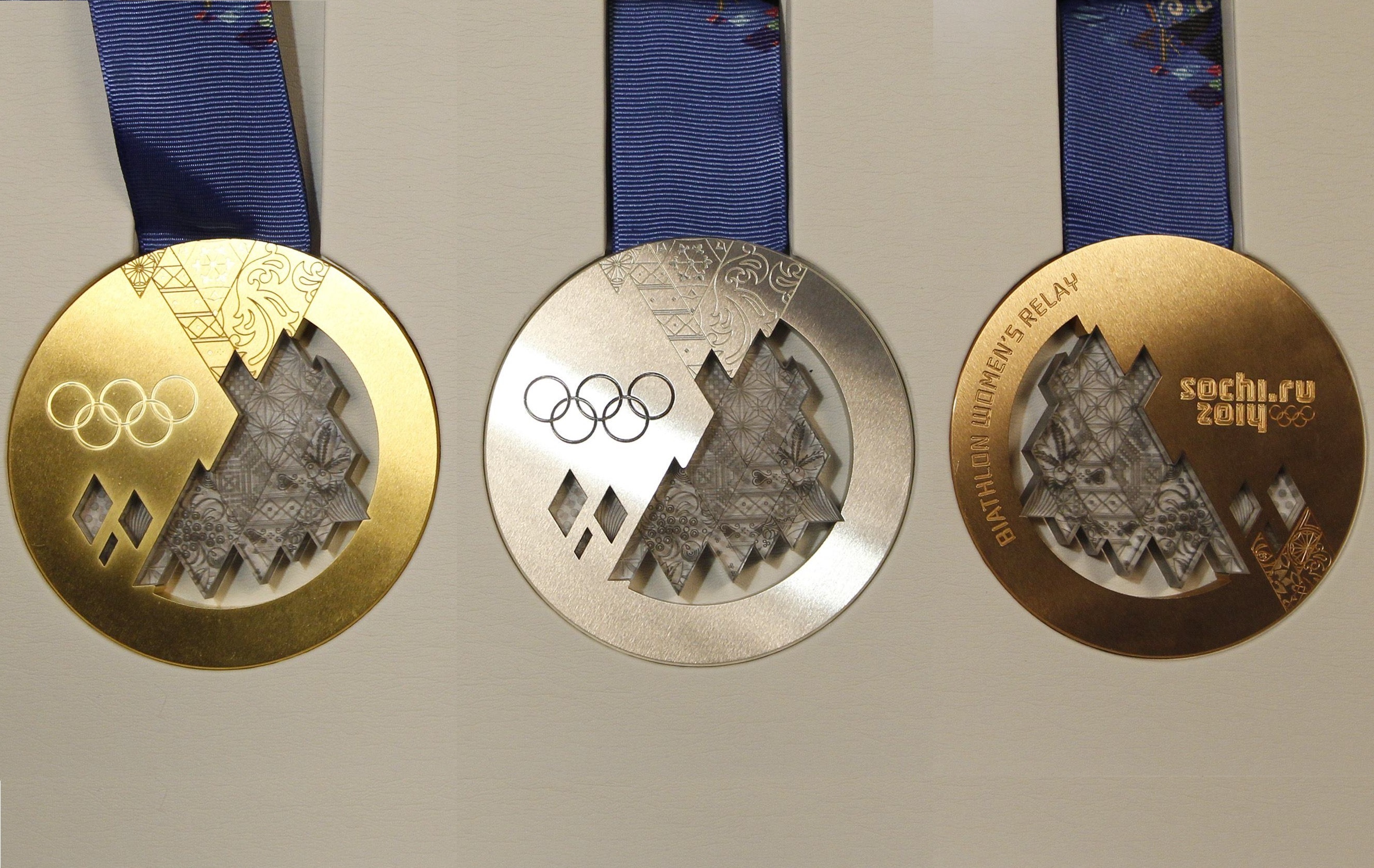 51788 Hintergrundbild herunterladen sport, olympics, gold-, medaillen, silber, medaille, bronze, sotschi 2014, olympiade - Bildschirmschoner und Bilder kostenlos