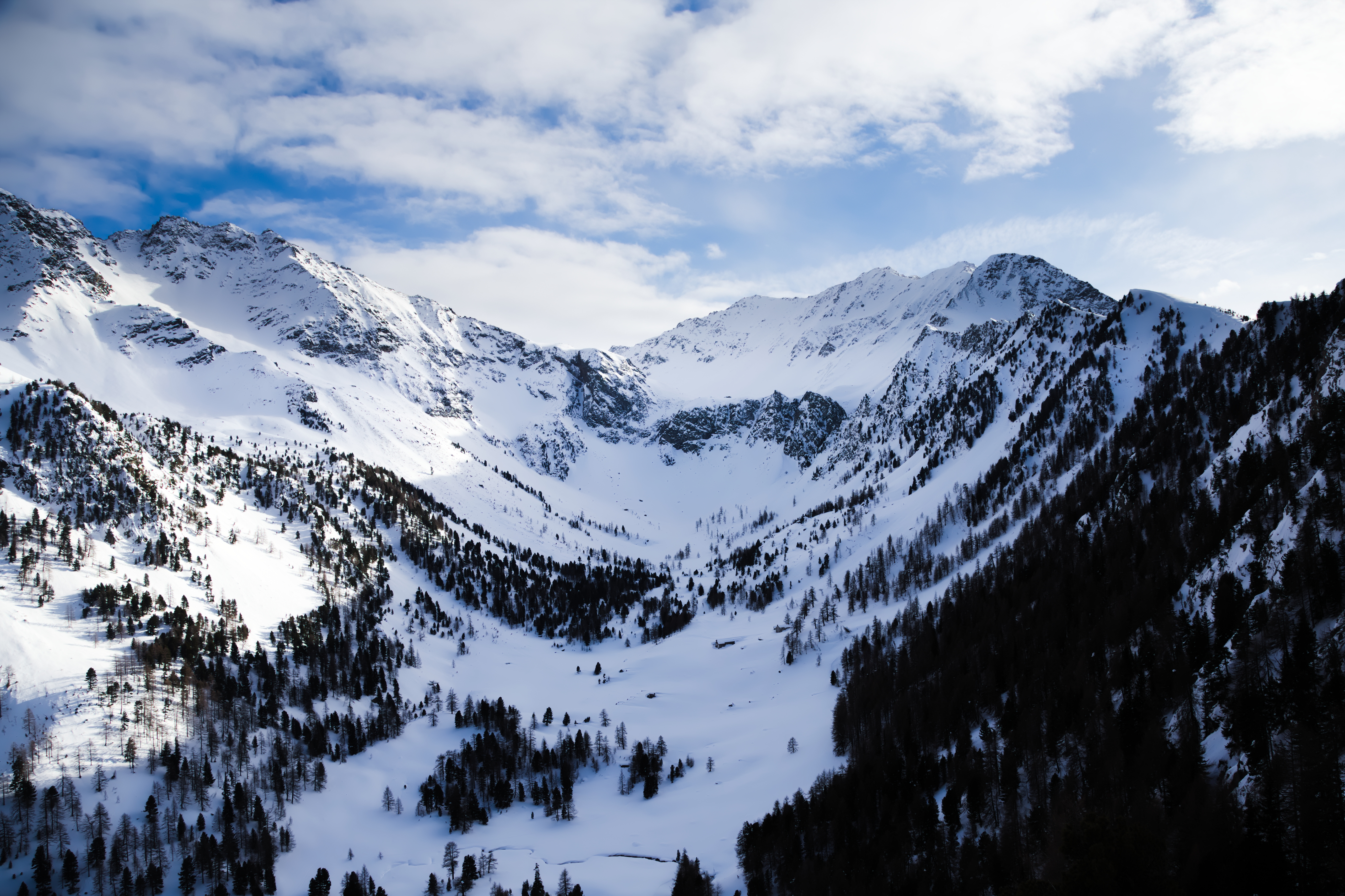 147909 Bildschirmschoner und Hintergrundbilder Alpen auf Ihrem Telefon. Laden Sie natur, mountains, clouds, schnee, alpen, schneebedeckt, snowbound Bilder kostenlos herunter