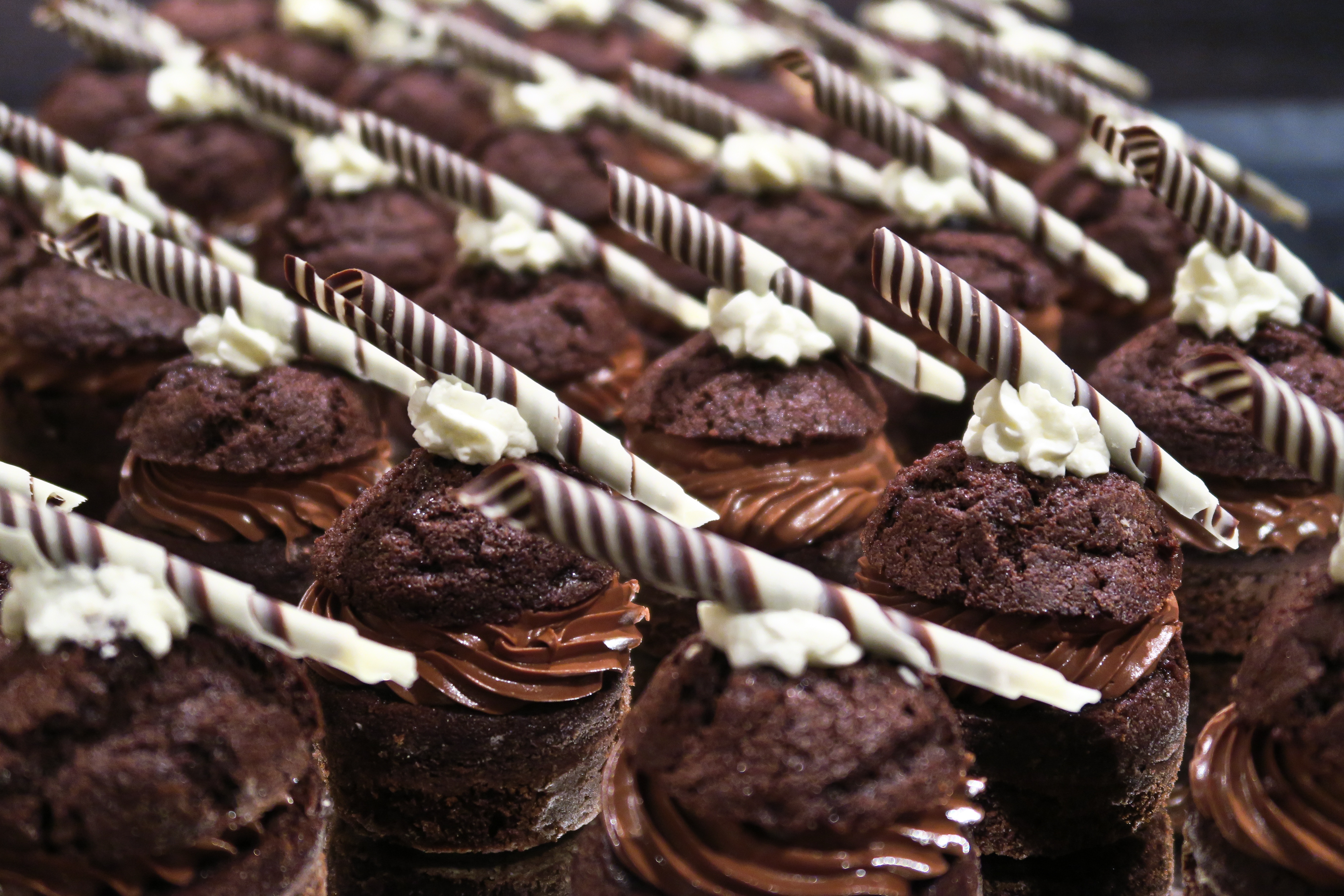 UHD wallpaper desert, food, bakery products, cupcakes