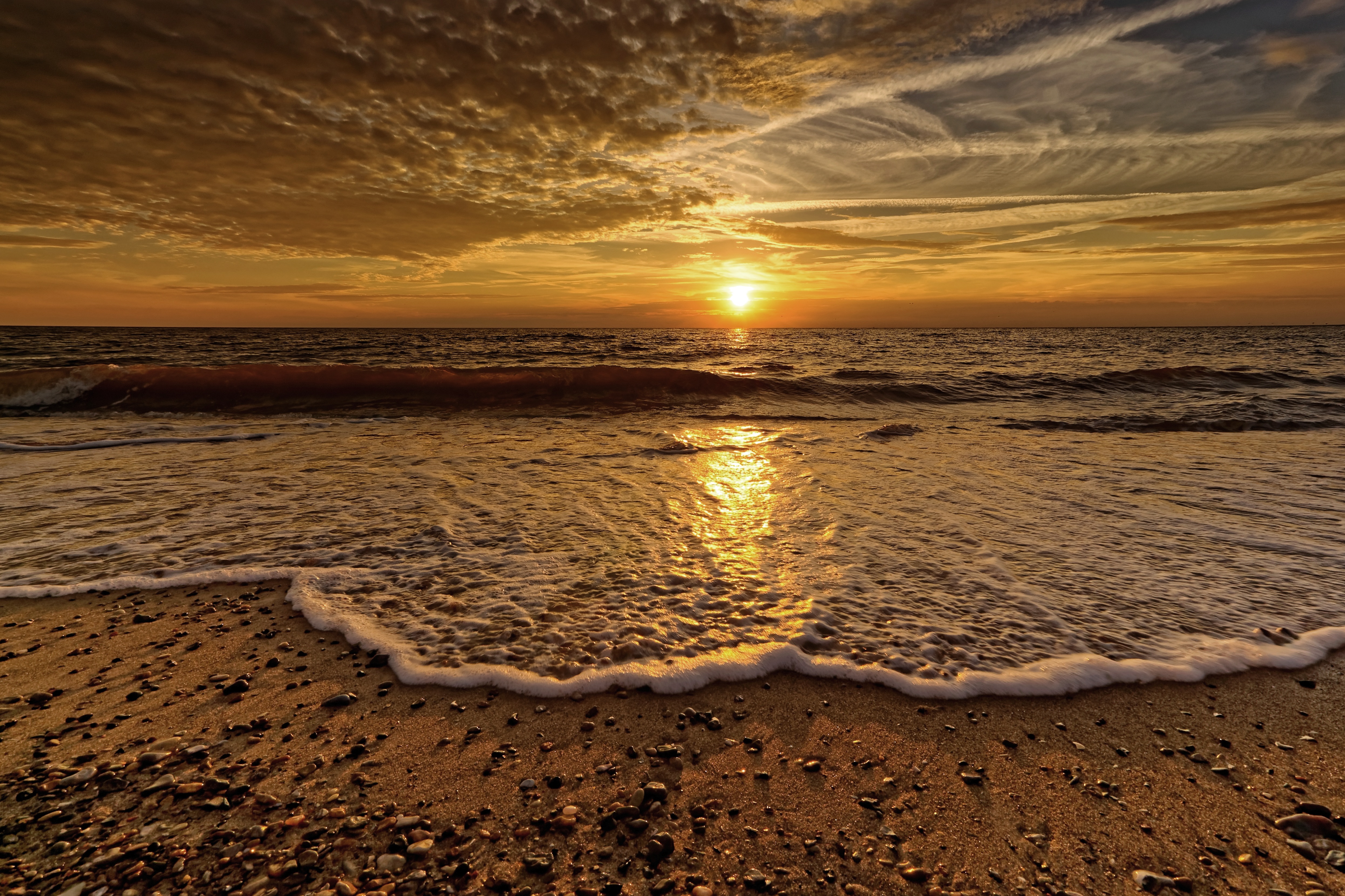 Laden Sie das Natur, Sunset, Sea, Clouds, Strand, Horizont, Schaum, Welle-Bild kostenlos auf Ihren PC-Desktop herunter
