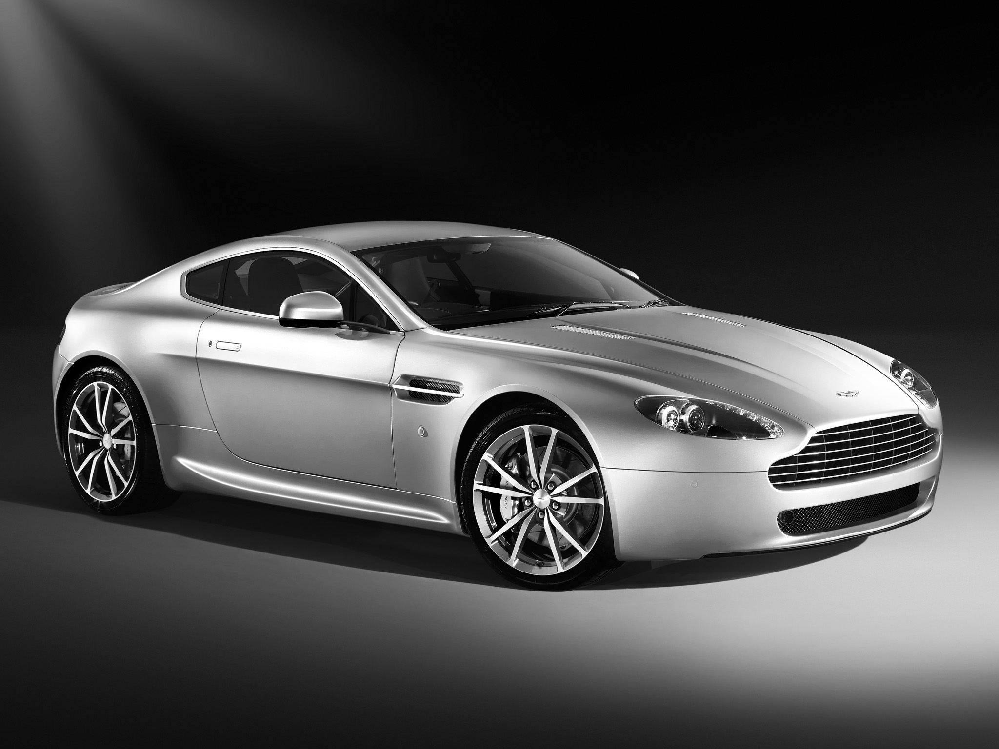 Aston martin обои на телефон