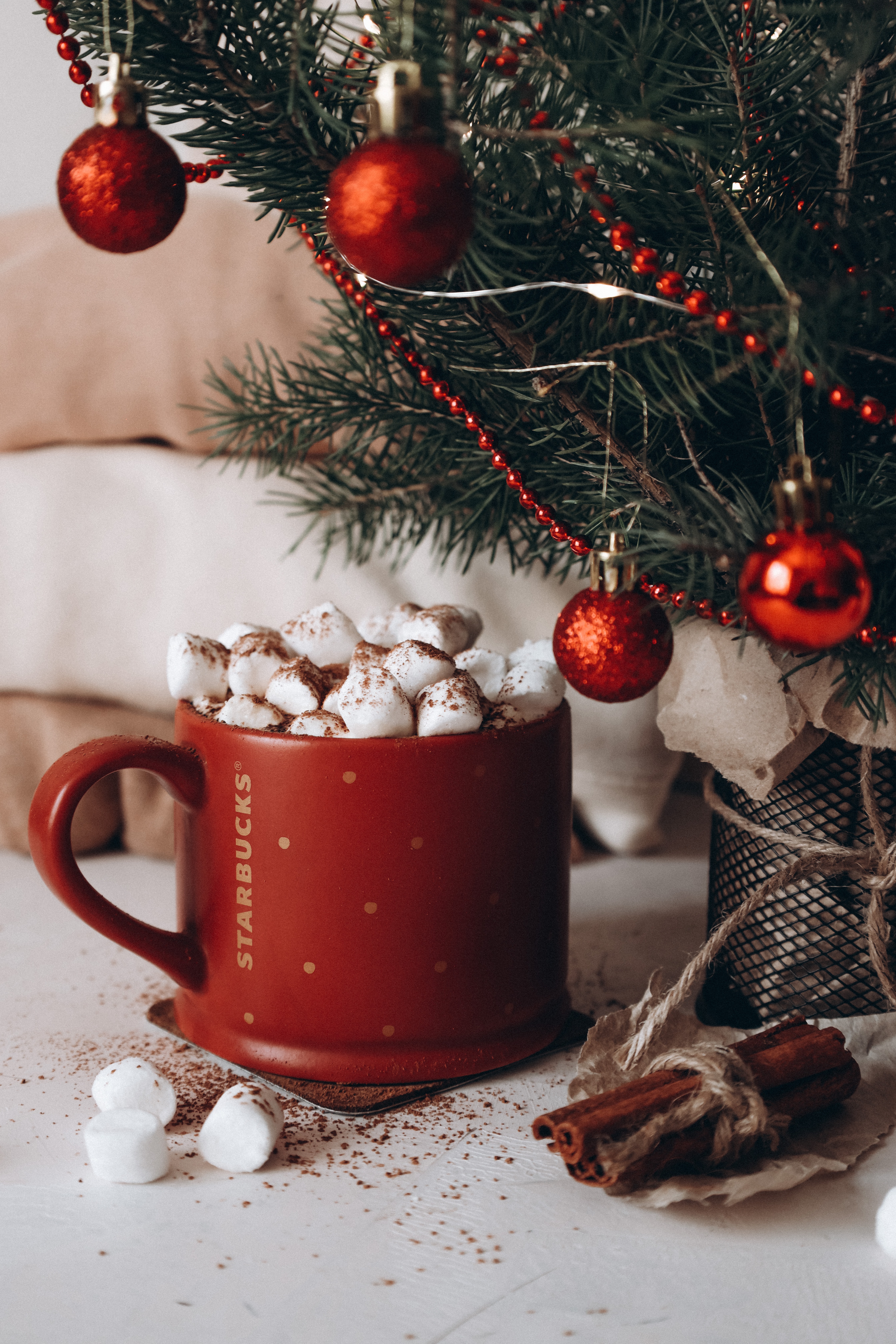 Mobile wallpaper new year, holidays, cup, christmas, christmas tree, mug, marshmallow, zephyr