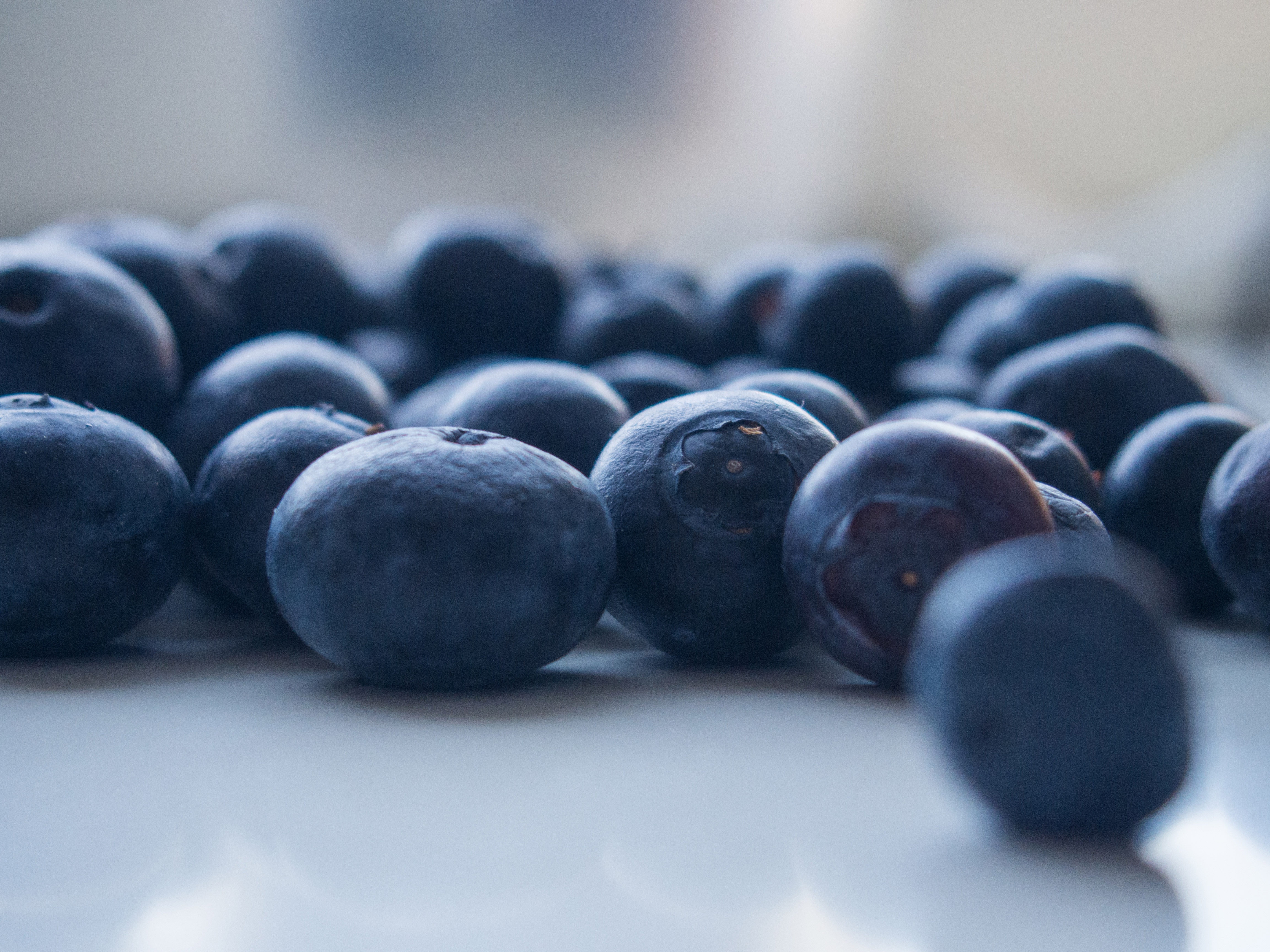 Smartphone Background blur, smooth, berries, food
