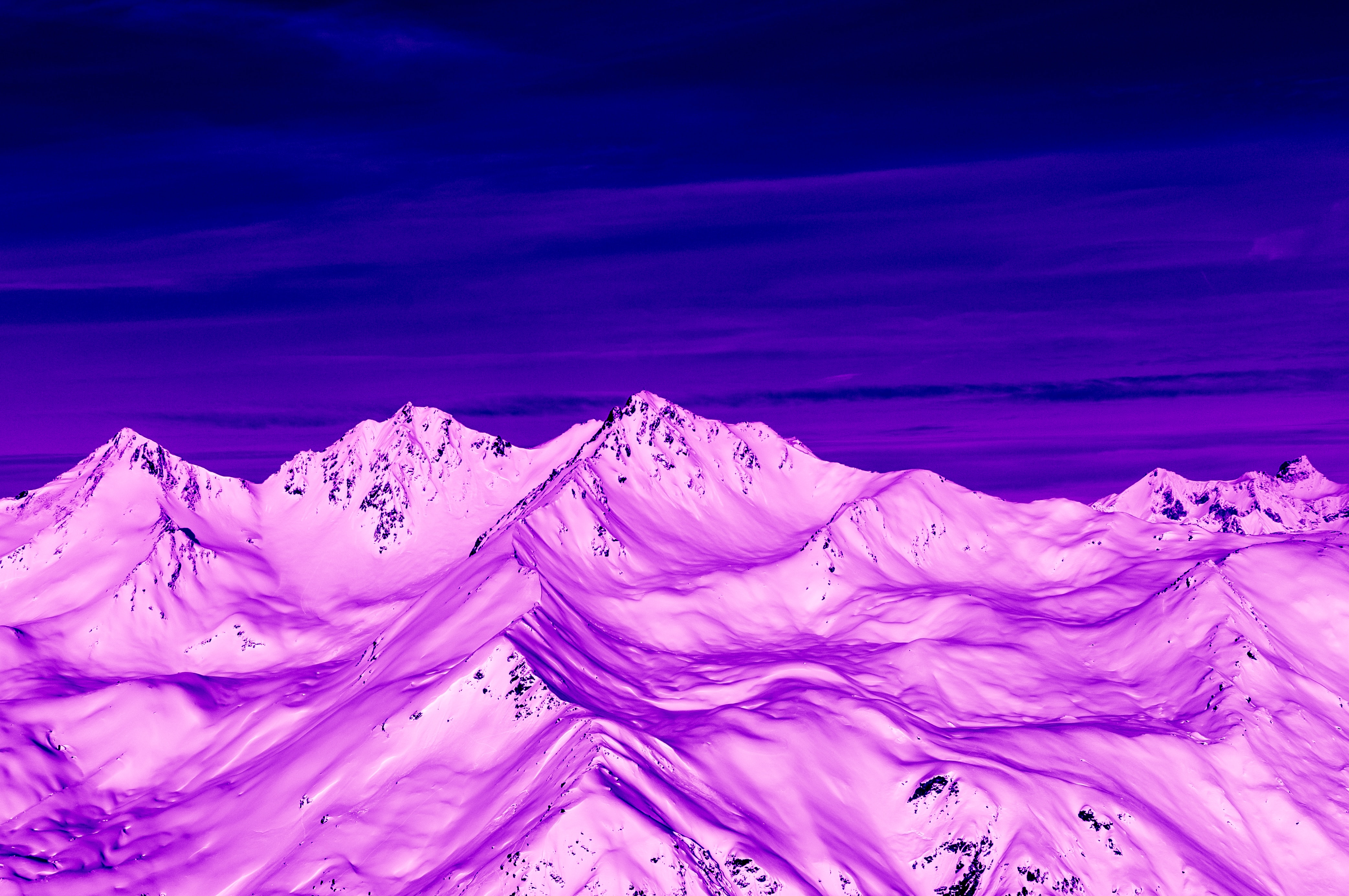 55215 Hintergrundbild herunterladen natur, mountains, schnee, violett, blick von oben, dämmerung, twilight, lila, oberteile, scheitelpunkt - Bildschirmschoner und Bilder kostenlos