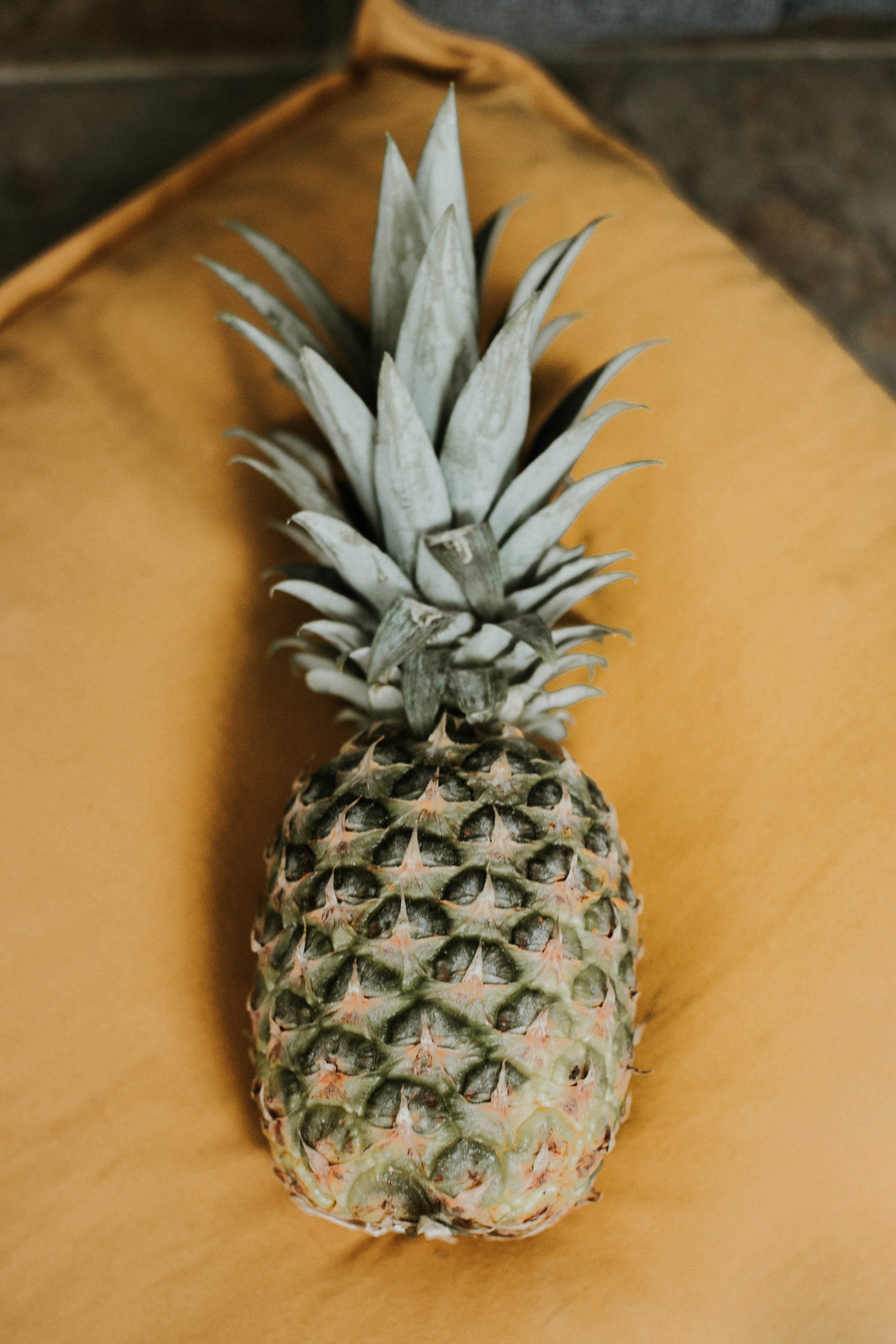 88956 Bildschirmschoner und Hintergrundbilder Ananas auf Ihrem Telefon. Laden Sie lebensmittel, blätter, ananas, die frucht, frucht, exotisch, eine ananas Bilder kostenlos herunter