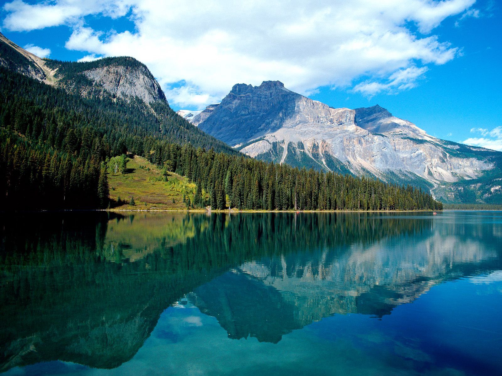 手機的58903屏保和壁紙湖。 免費下載 性质, 山, emerald lake, 国家公园 圖片