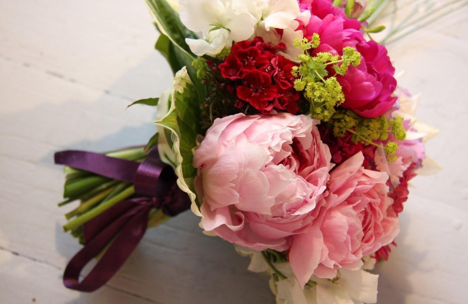Laden Sie das Blumen, Pfingstrosen, Strauß, Bouquet, Freesie-Bild kostenlos auf Ihren PC-Desktop herunter