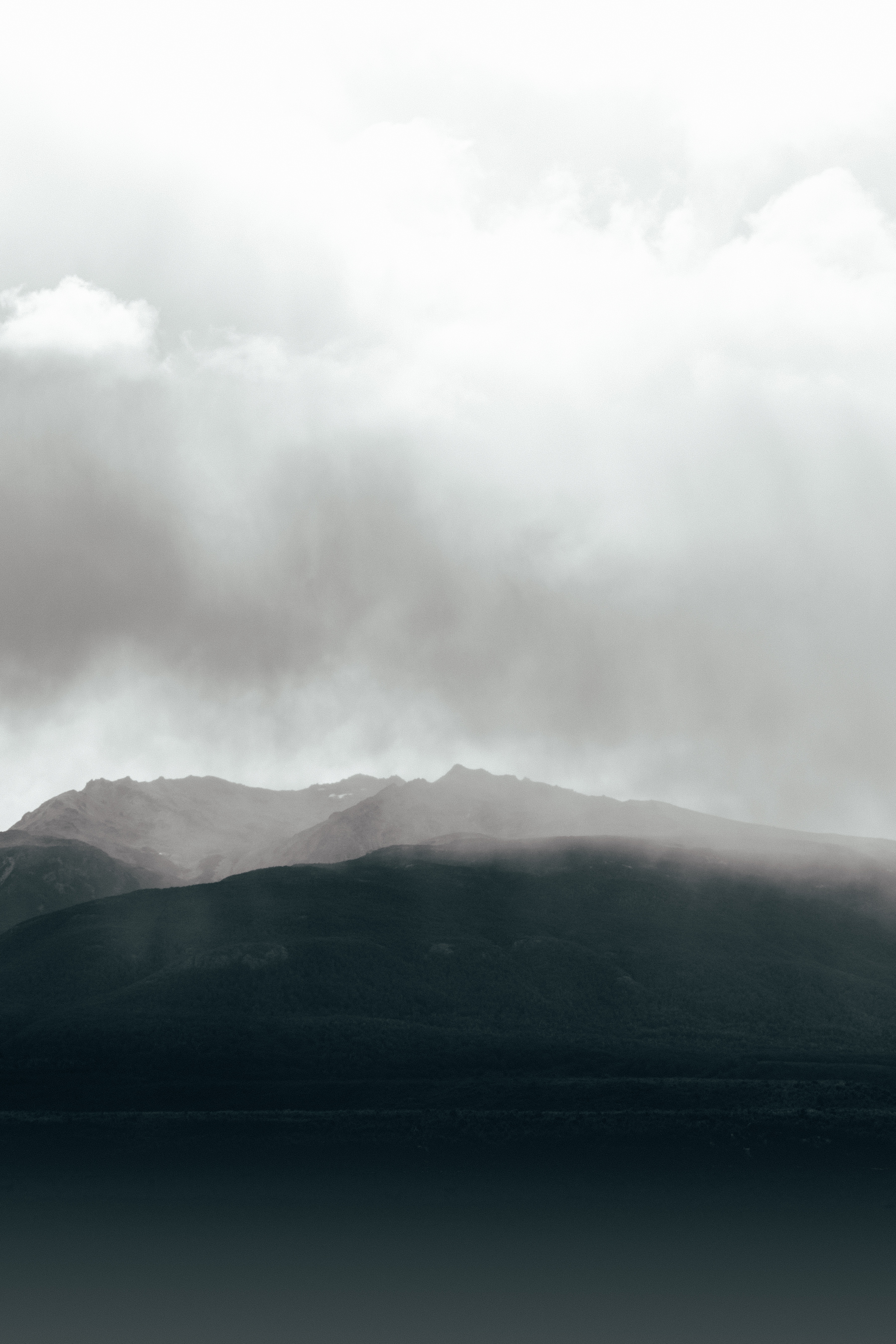 157461 Protetores de tela e papéis de parede Nuvens em seu telefone. Baixe horizonte, montanhas, névoa, natureza fotos gratuitamente