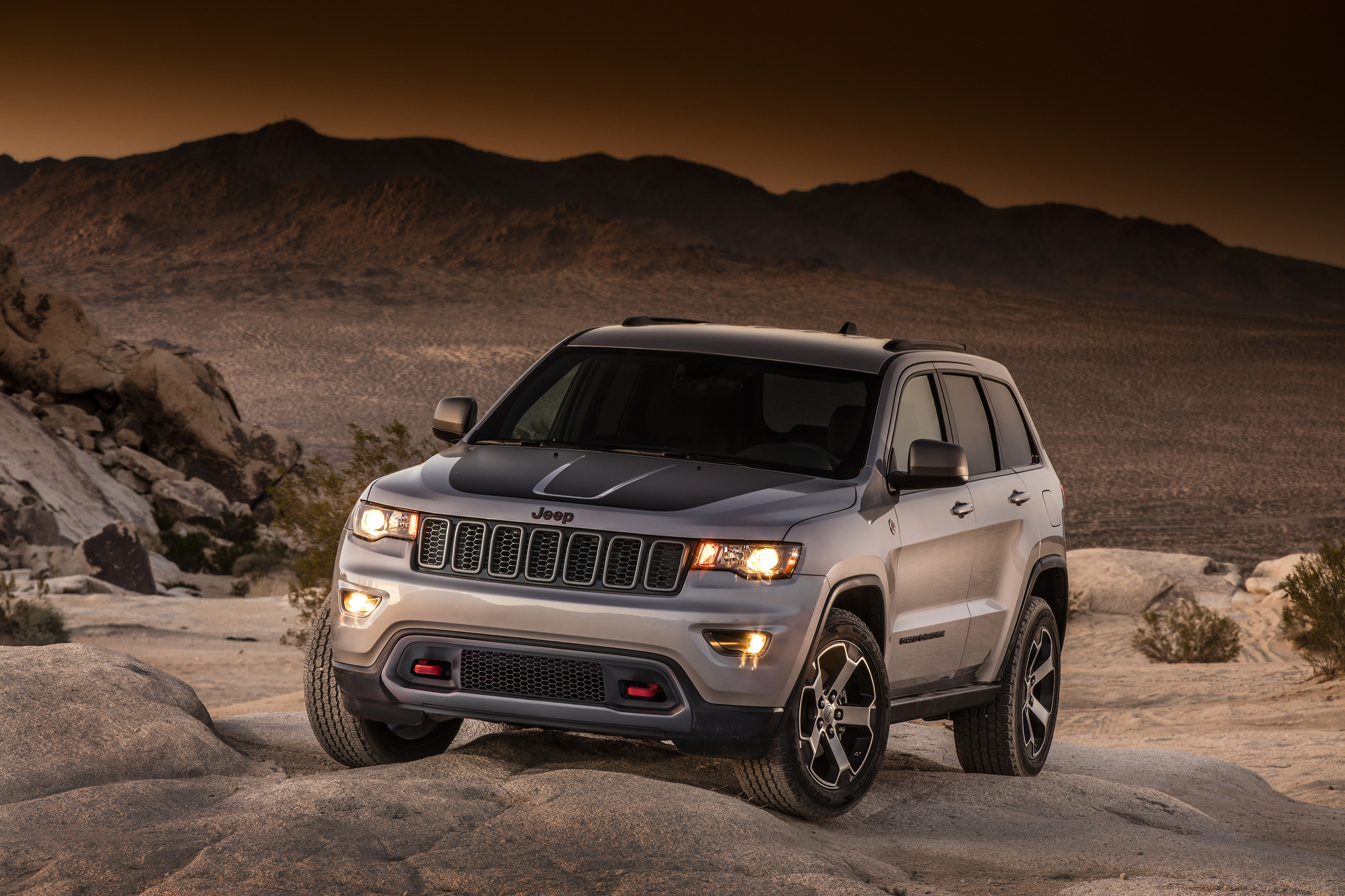 Jeep Grand Cherokee Vertical Background