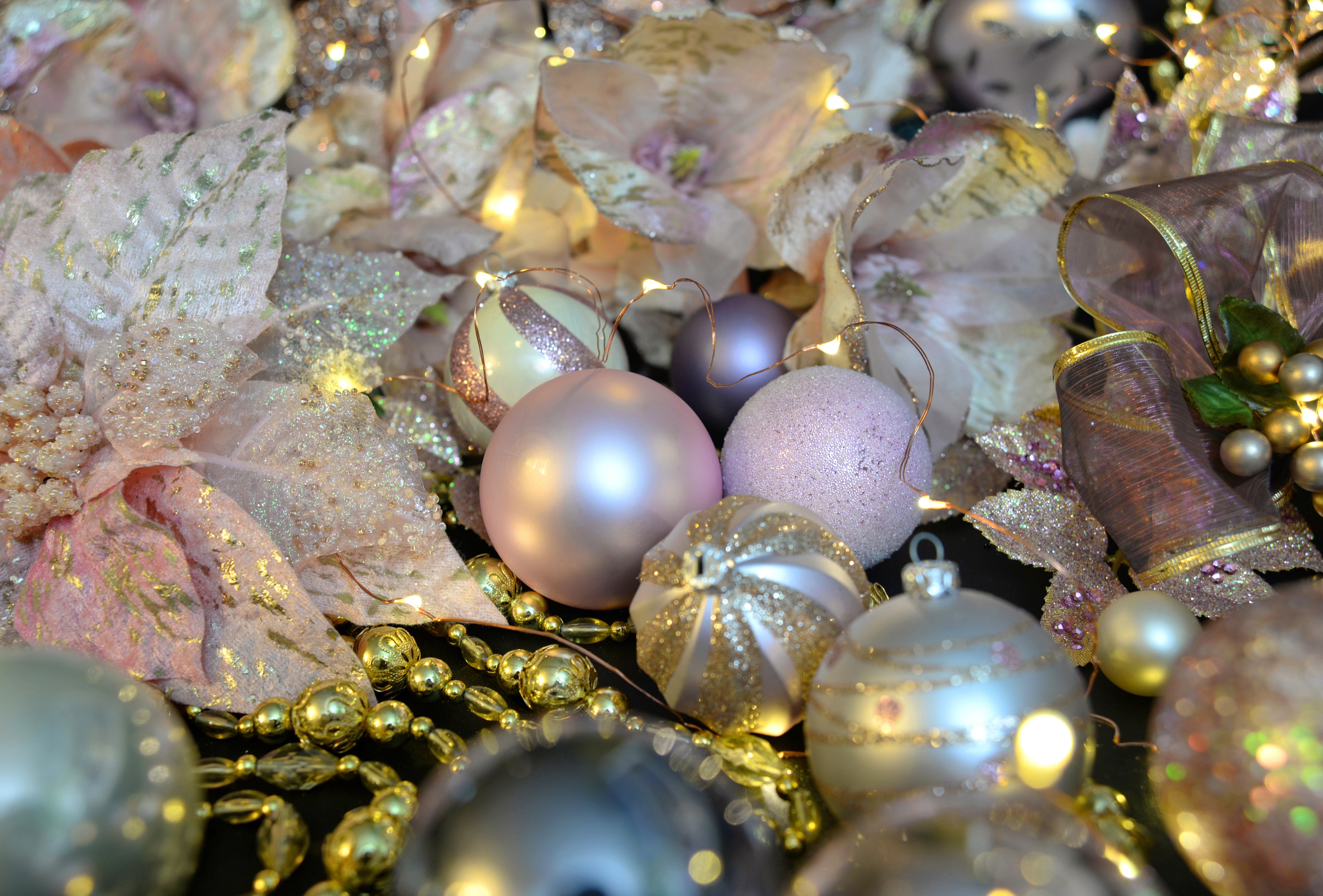 134784 download wallpaper christmas decorations, holidays, balls, decoration screensavers and pictures for free