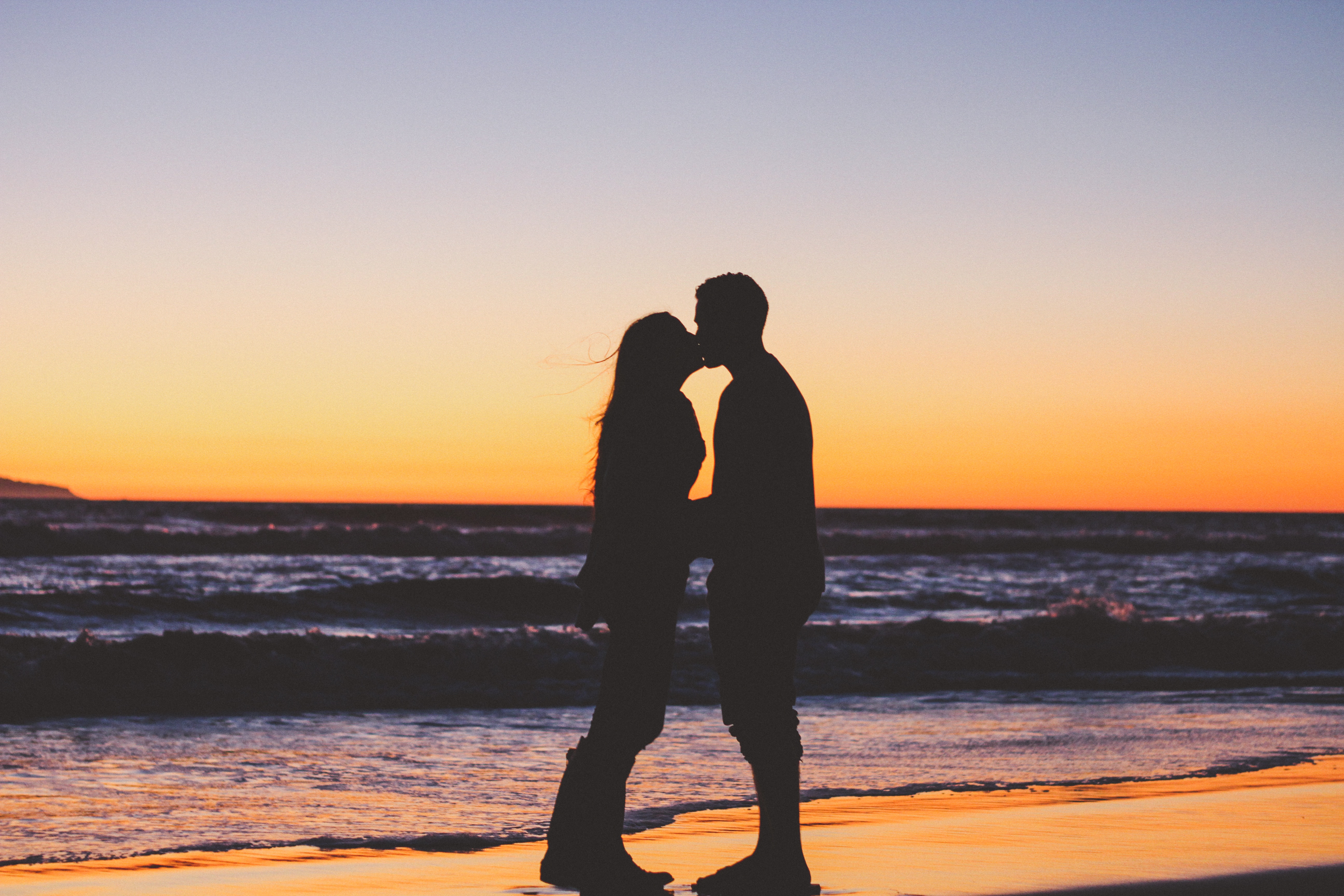 silhouettes, sunset, sea, love, couple, pair, kiss