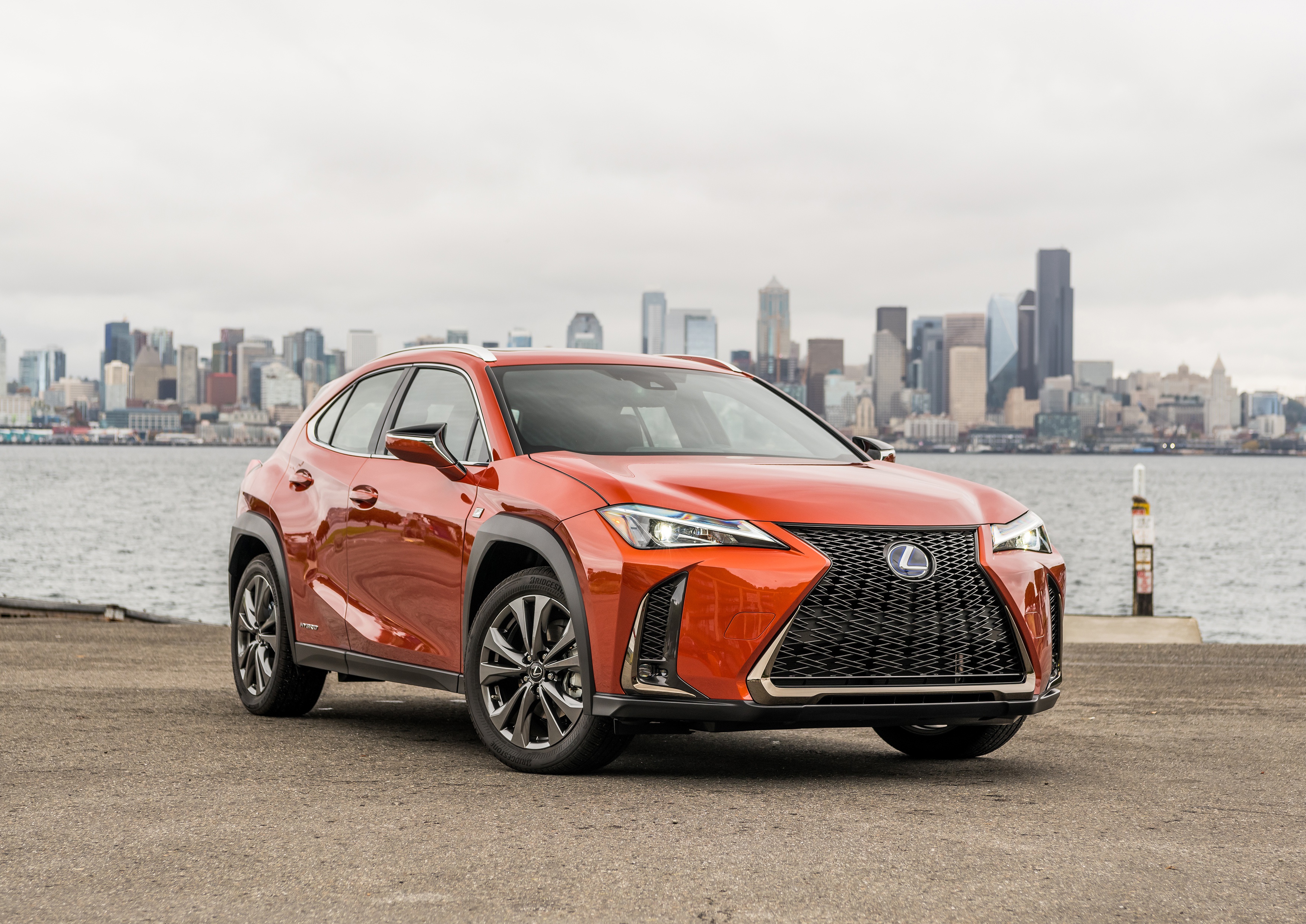 Lexus ux фото