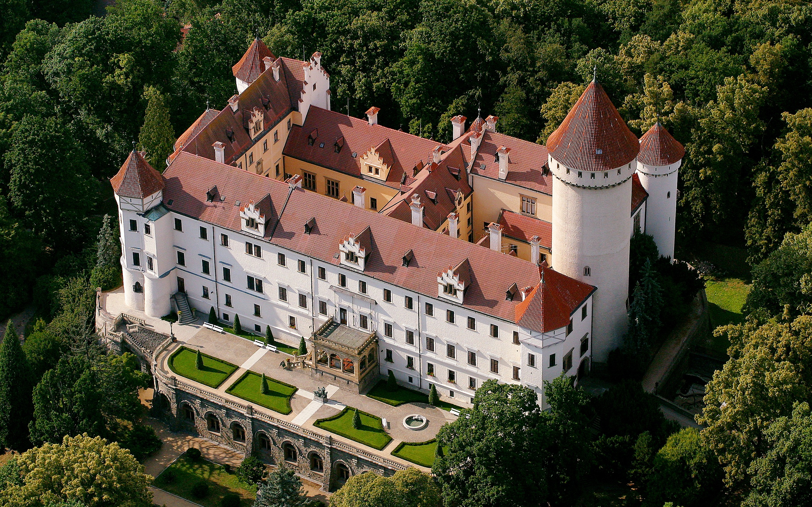 Замки чехии фото с названиями и описанием