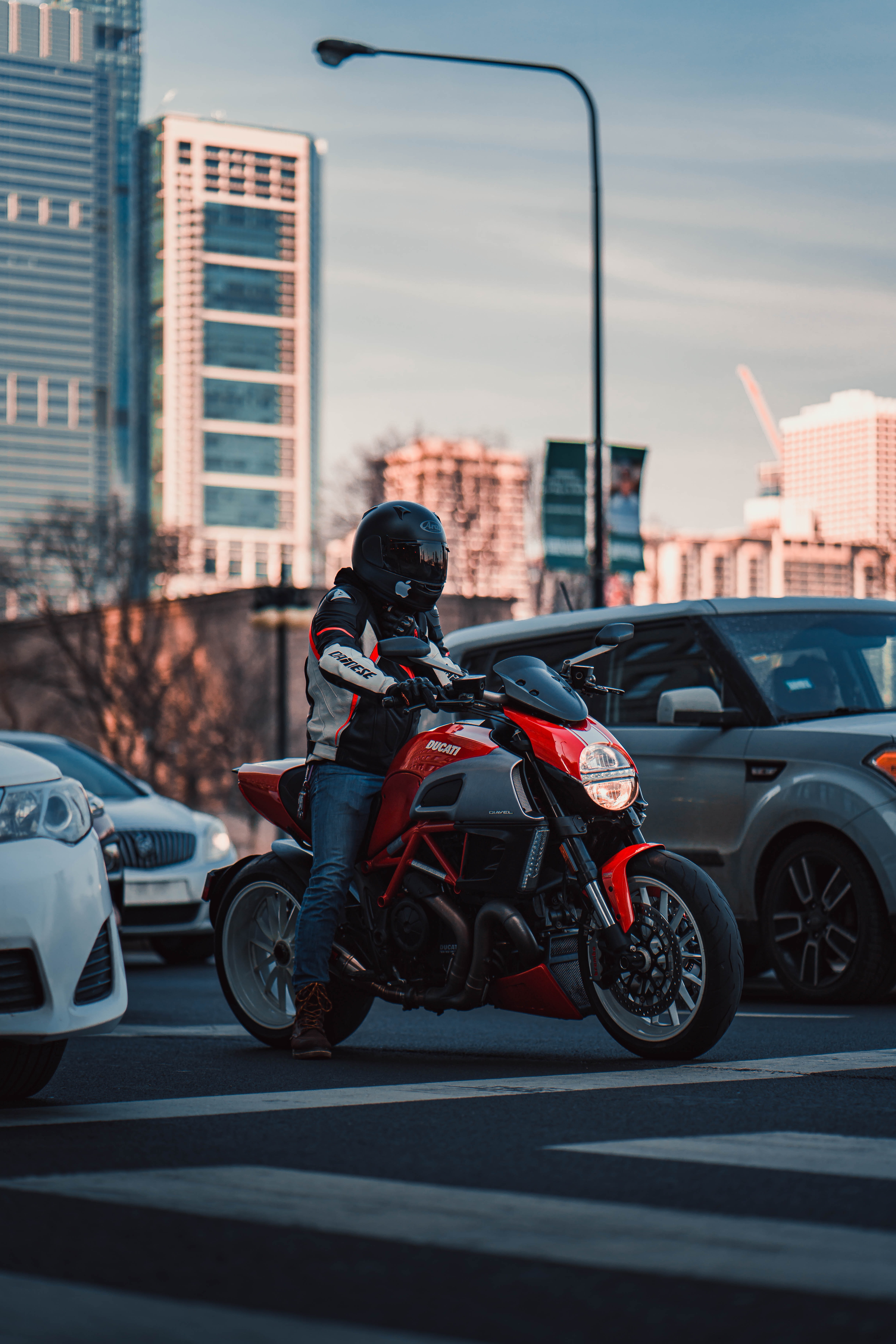 97529 Bildschirmschoner und Hintergrundbilder Ducati auf Ihrem Telefon. Laden Sie motorräder, ducati, rot, straße, motorradfahrer, motorrad, autos Bilder kostenlos herunter