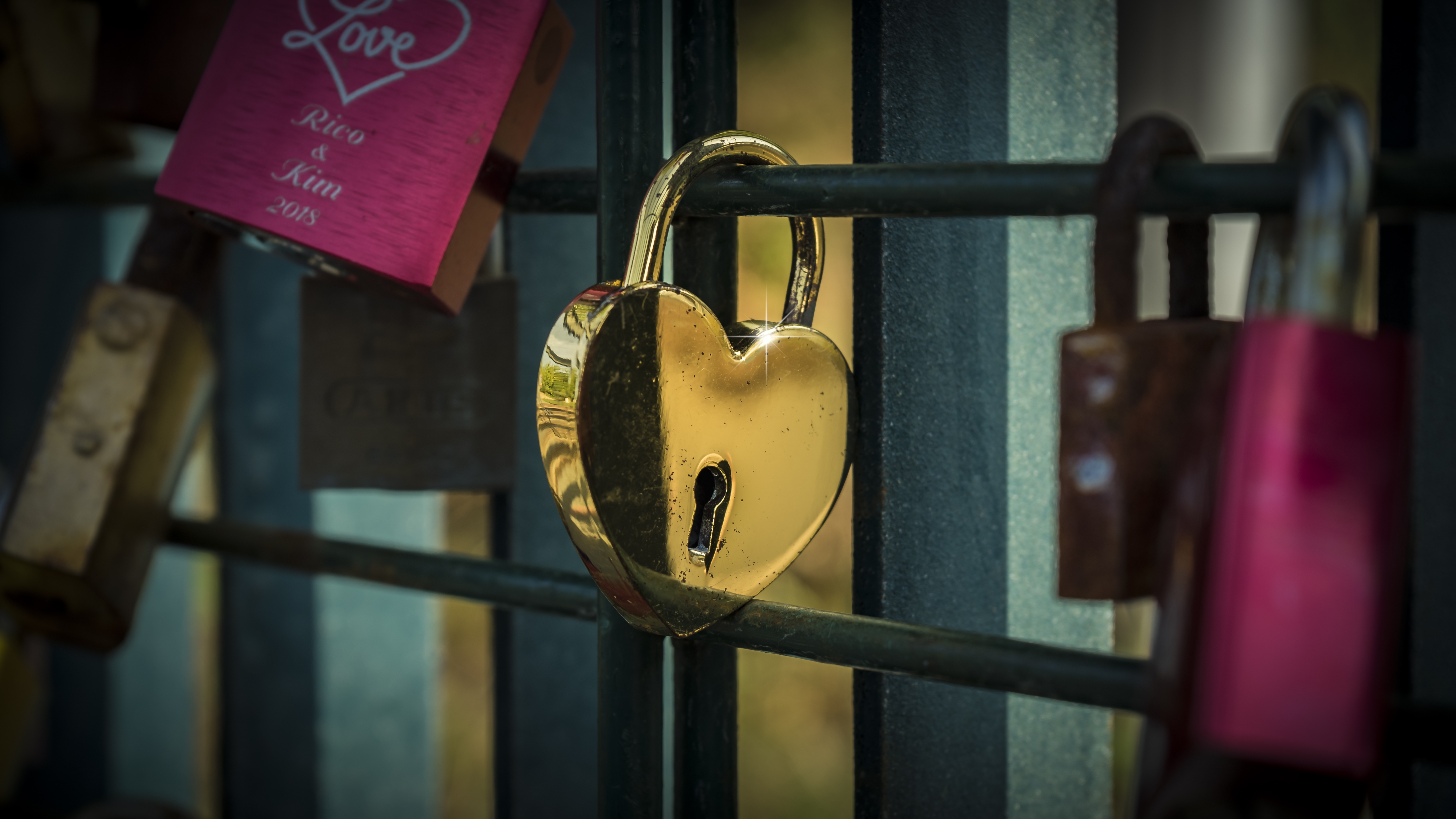 heart, golden, love, gold, lock, closed wallpaper for mobile