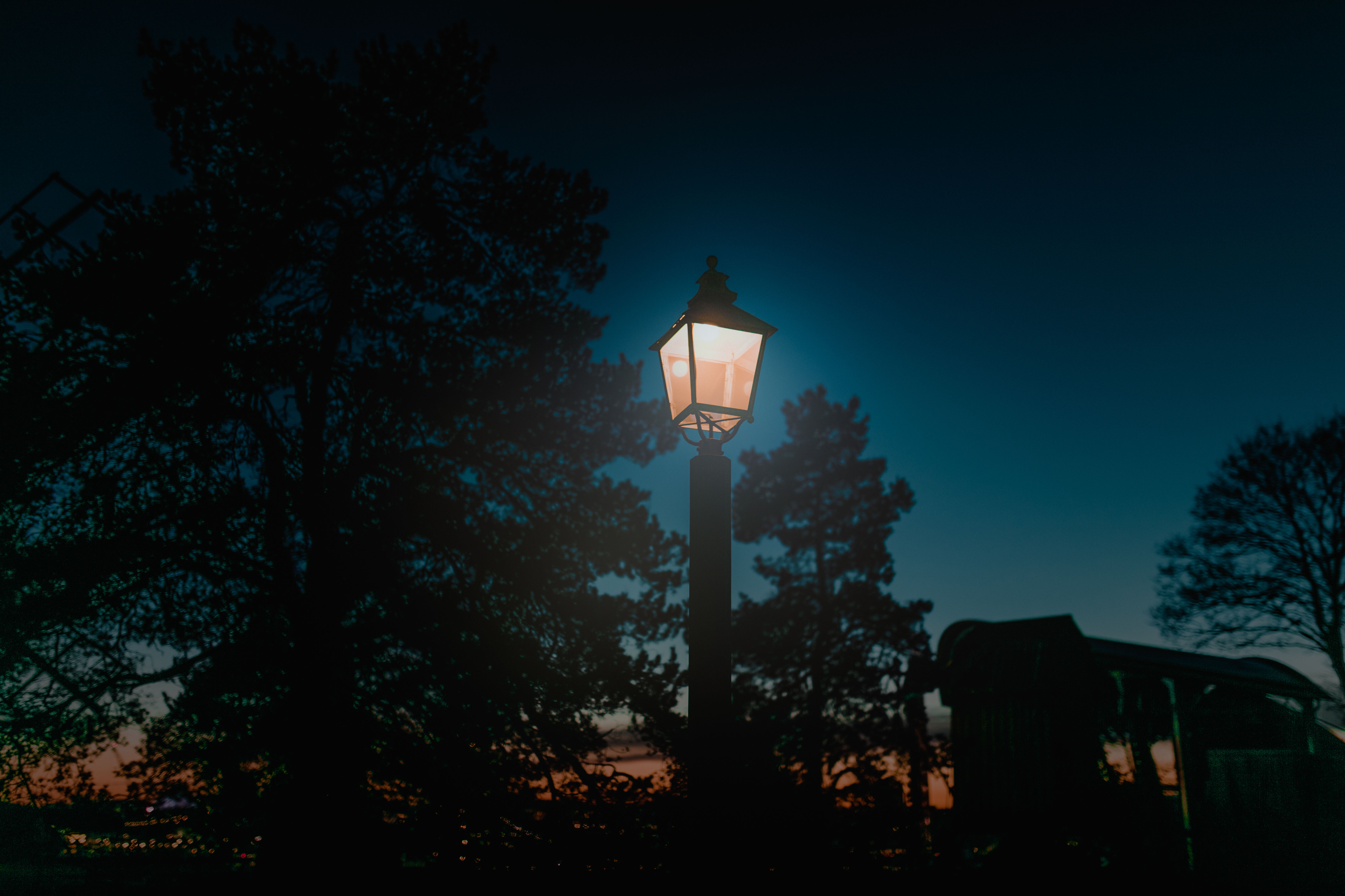 night, nature, shine, light, lamp, lantern, pillar, post 4K