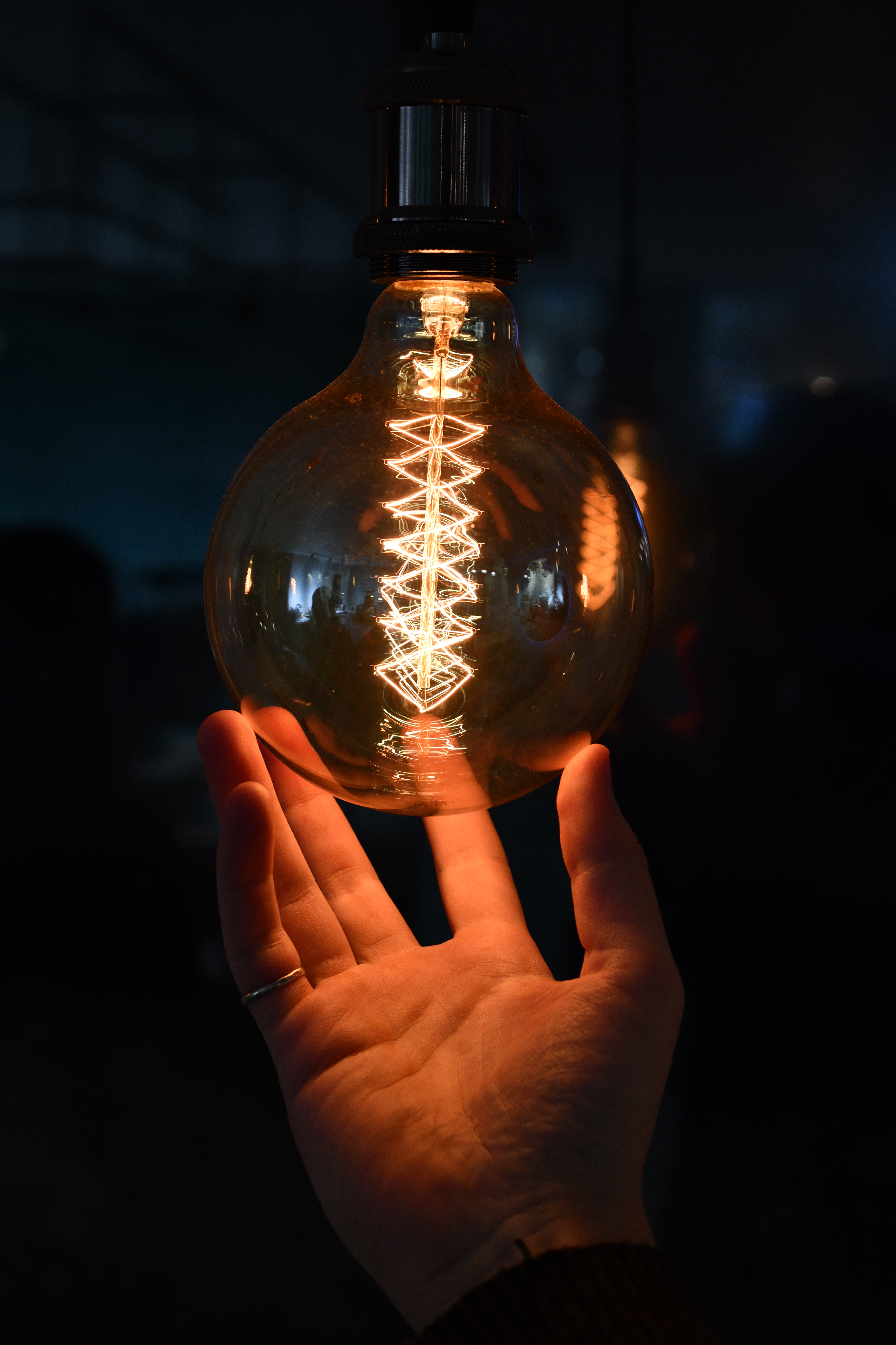 wallpapers glow, shine, light, hand, miscellanea, miscellaneous, touching, touch, light bulb