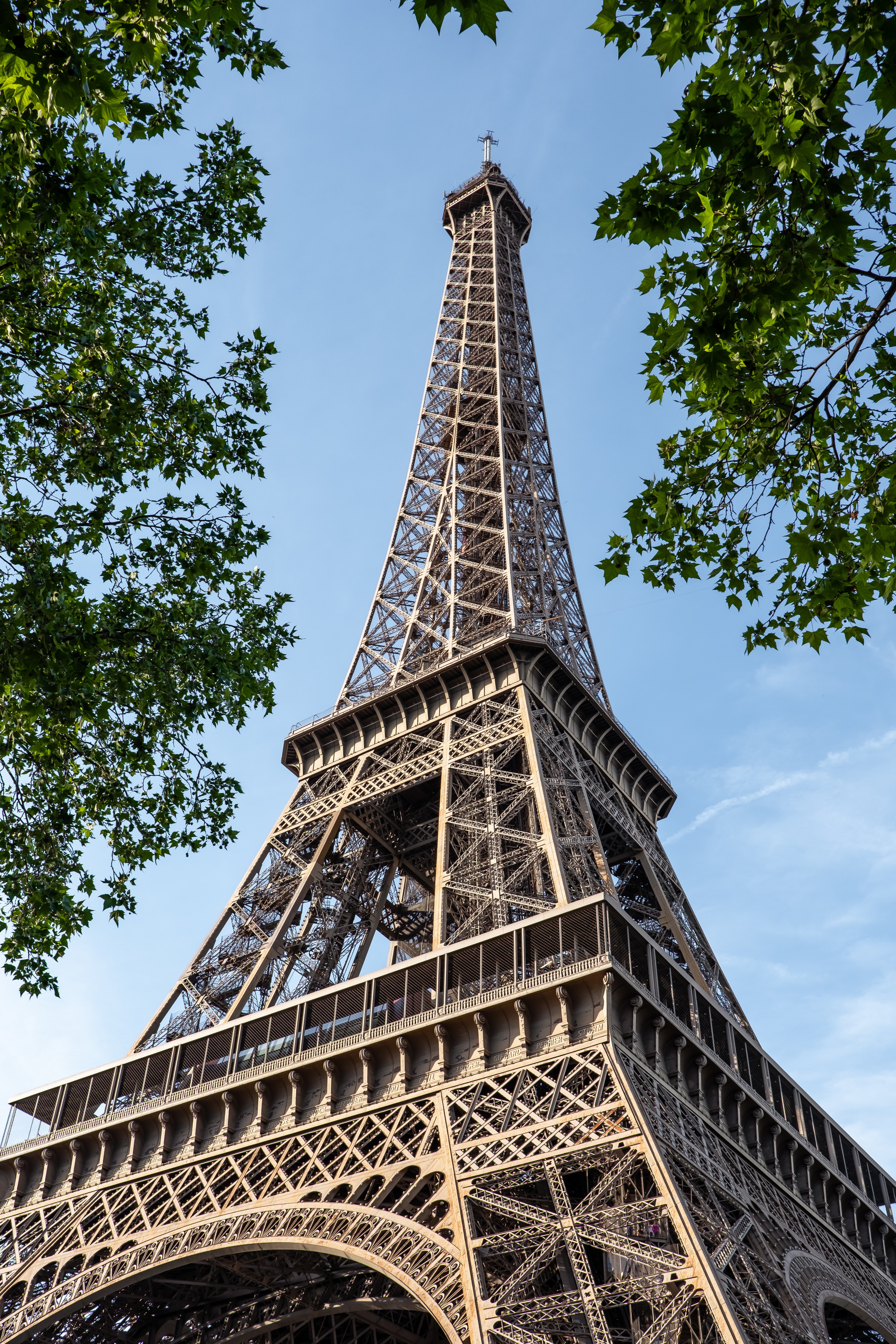 Tablet FHD pic tower, construction, miscellaneous, eiffel tower