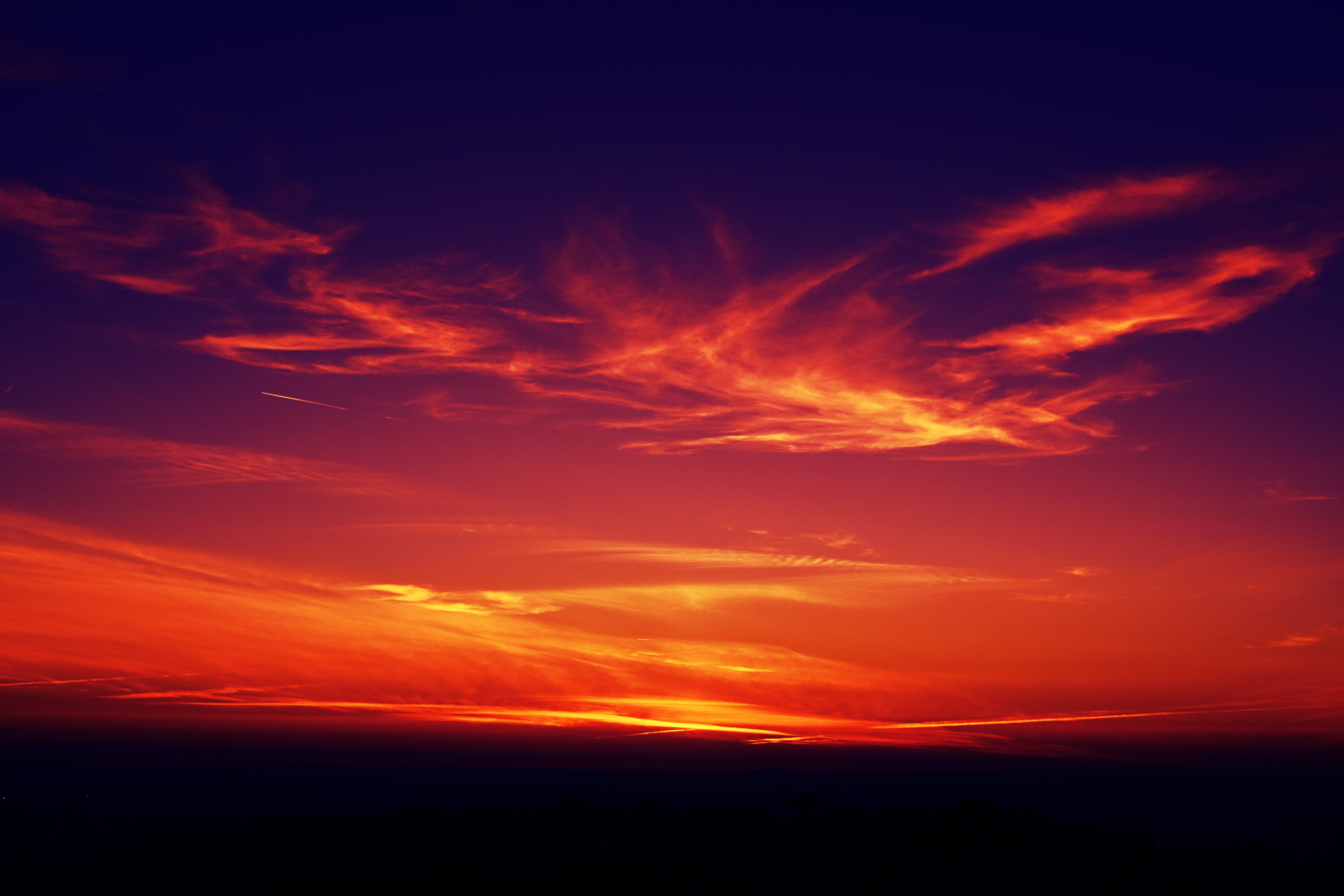 Handy-Wallpaper Sunset, Sky, Clouds, Dunkel, Dämmerung, Twilight kostenlos herunterladen.