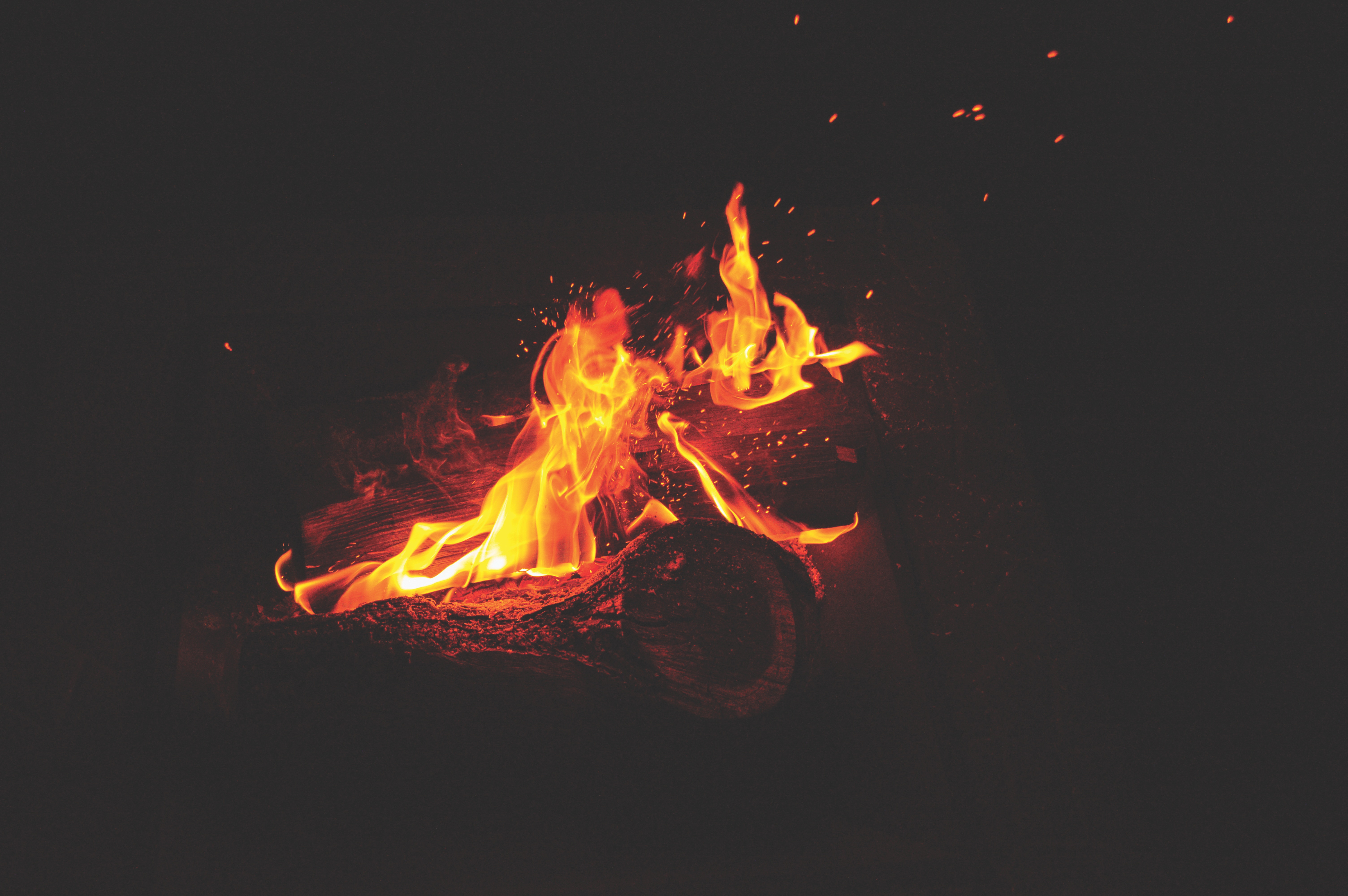 HD photos bonfire, dark, fire, sparks