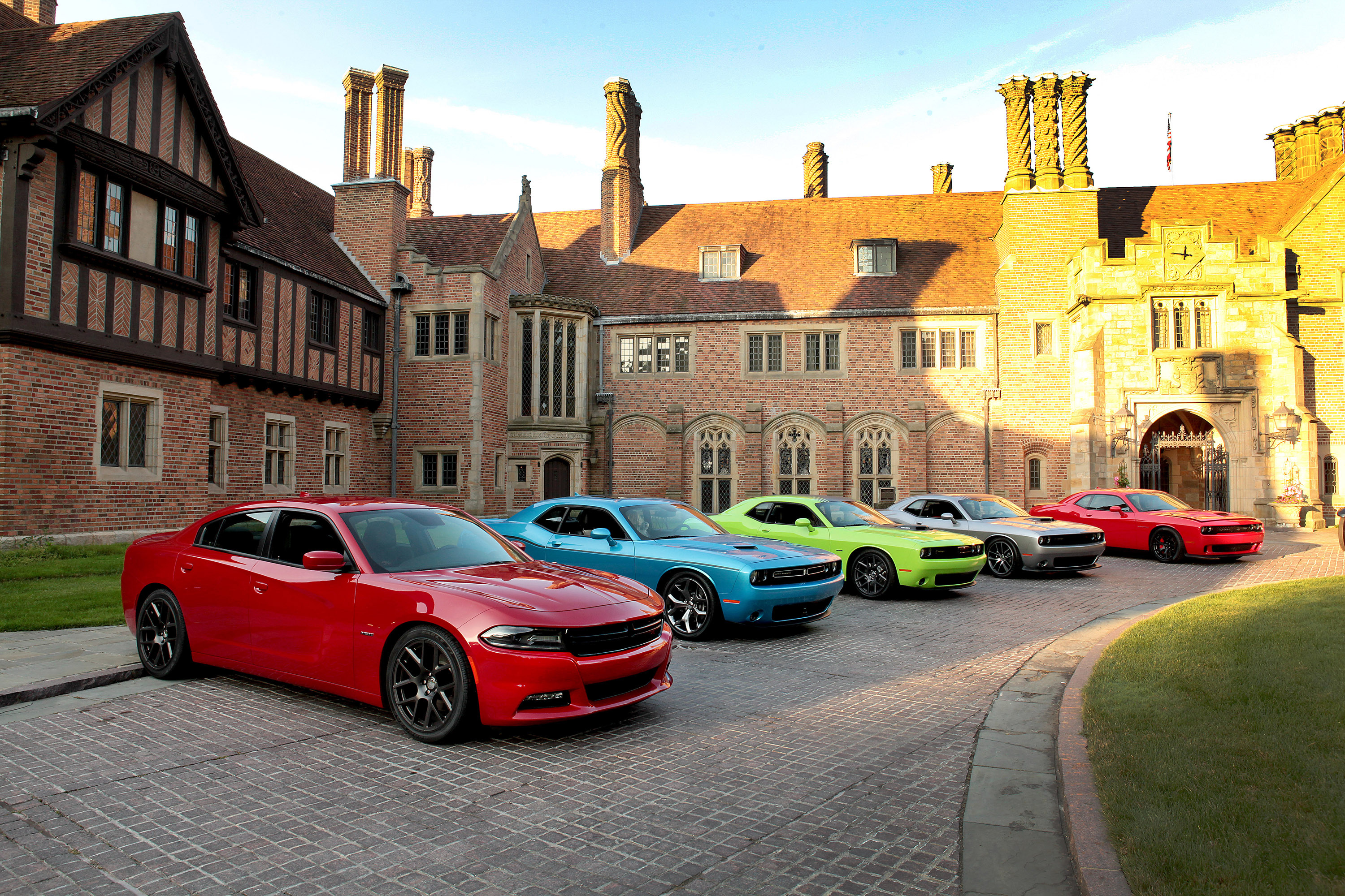 120339 download wallpaper cars, dodge, courtyard, yard, 2015, challenger, srt, charger, hellcat, 100th, anniversary, rt screensavers and pictures for free