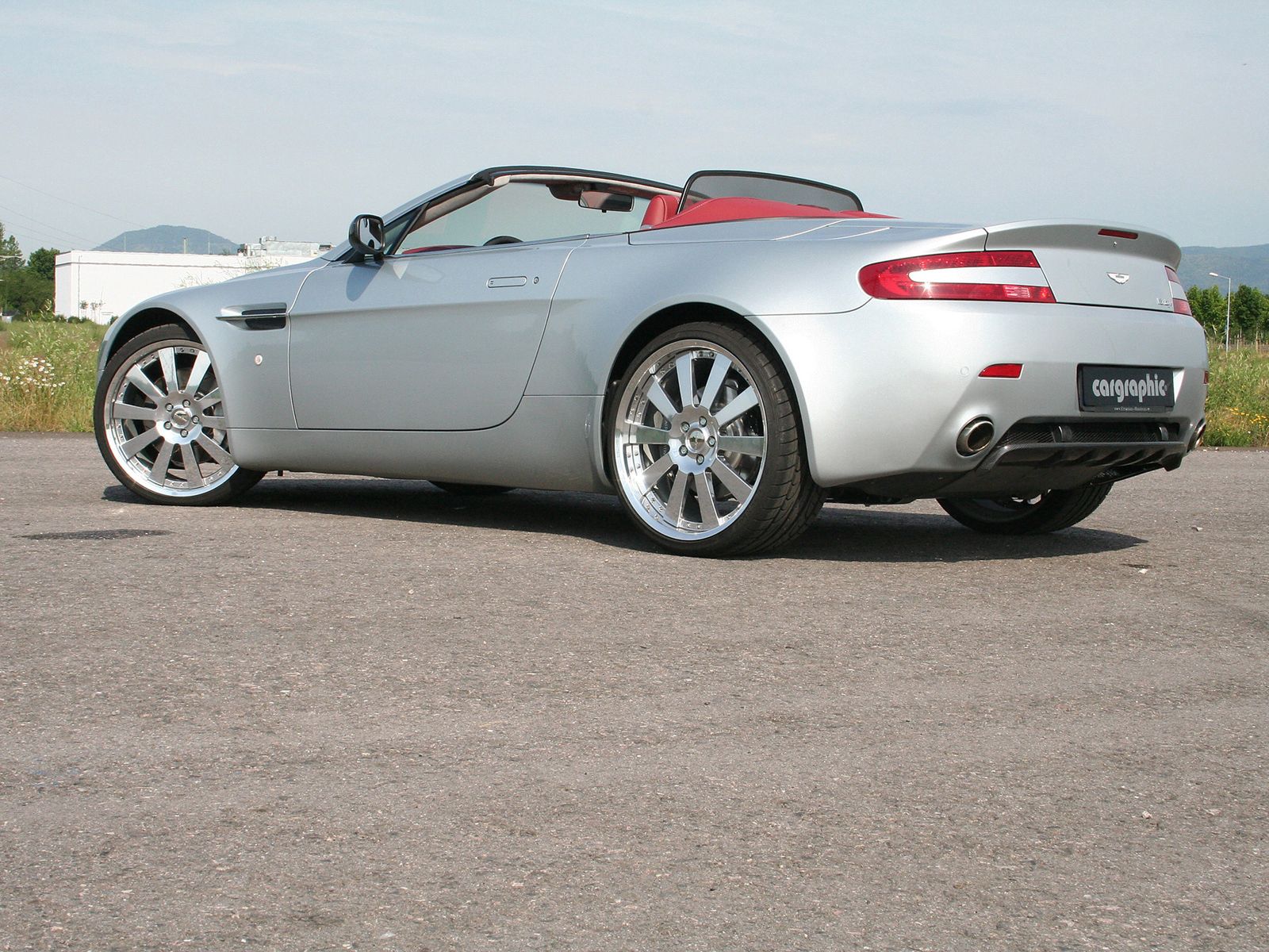 Handy-Wallpaper Auto, Aston Martin, Cars, Asphalt, Seitenansicht, Silber, V8, Vorteil, Vantage, 2006 kostenlos herunterladen.