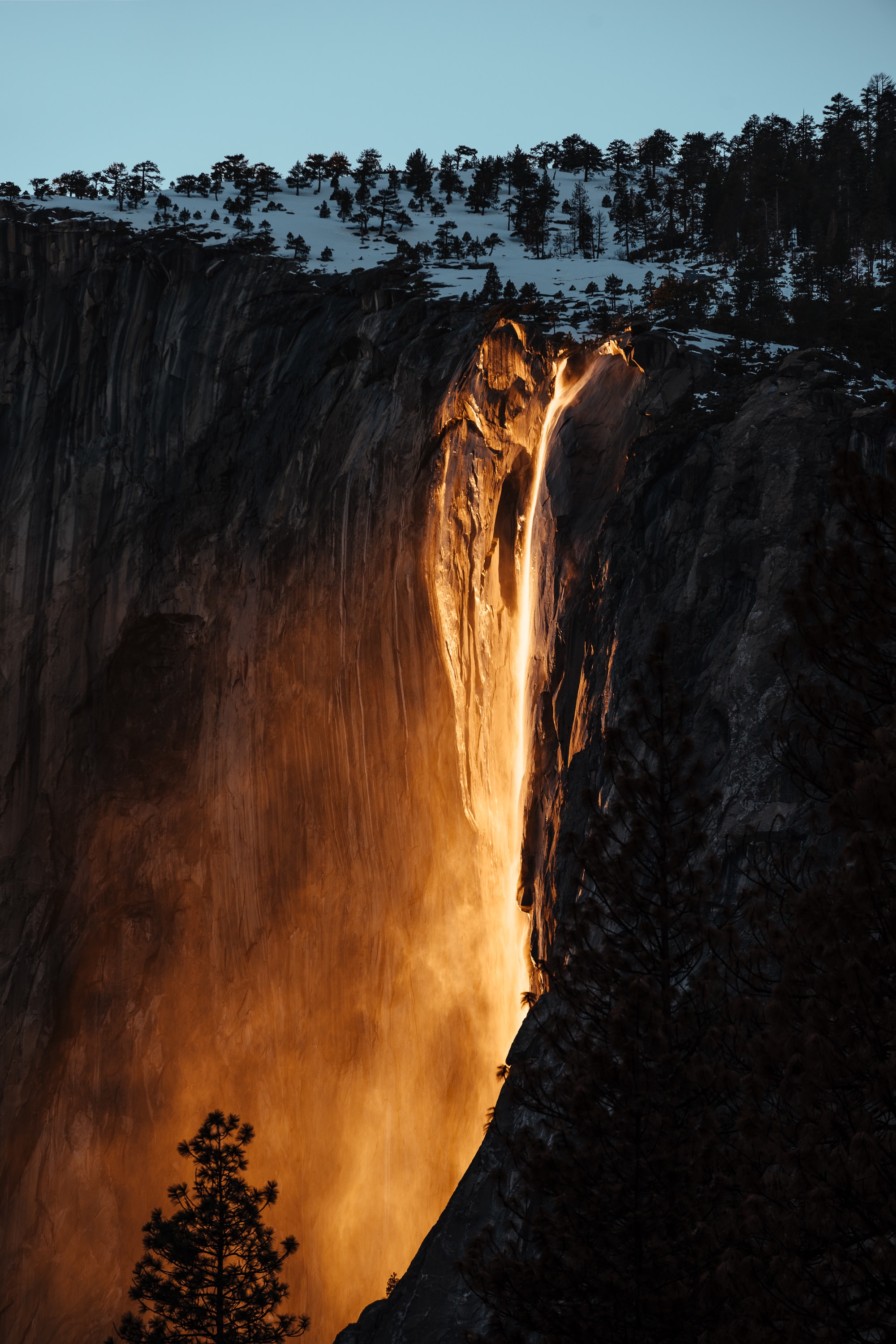 Lava rock, cliff, nature, eruption Lock Screen