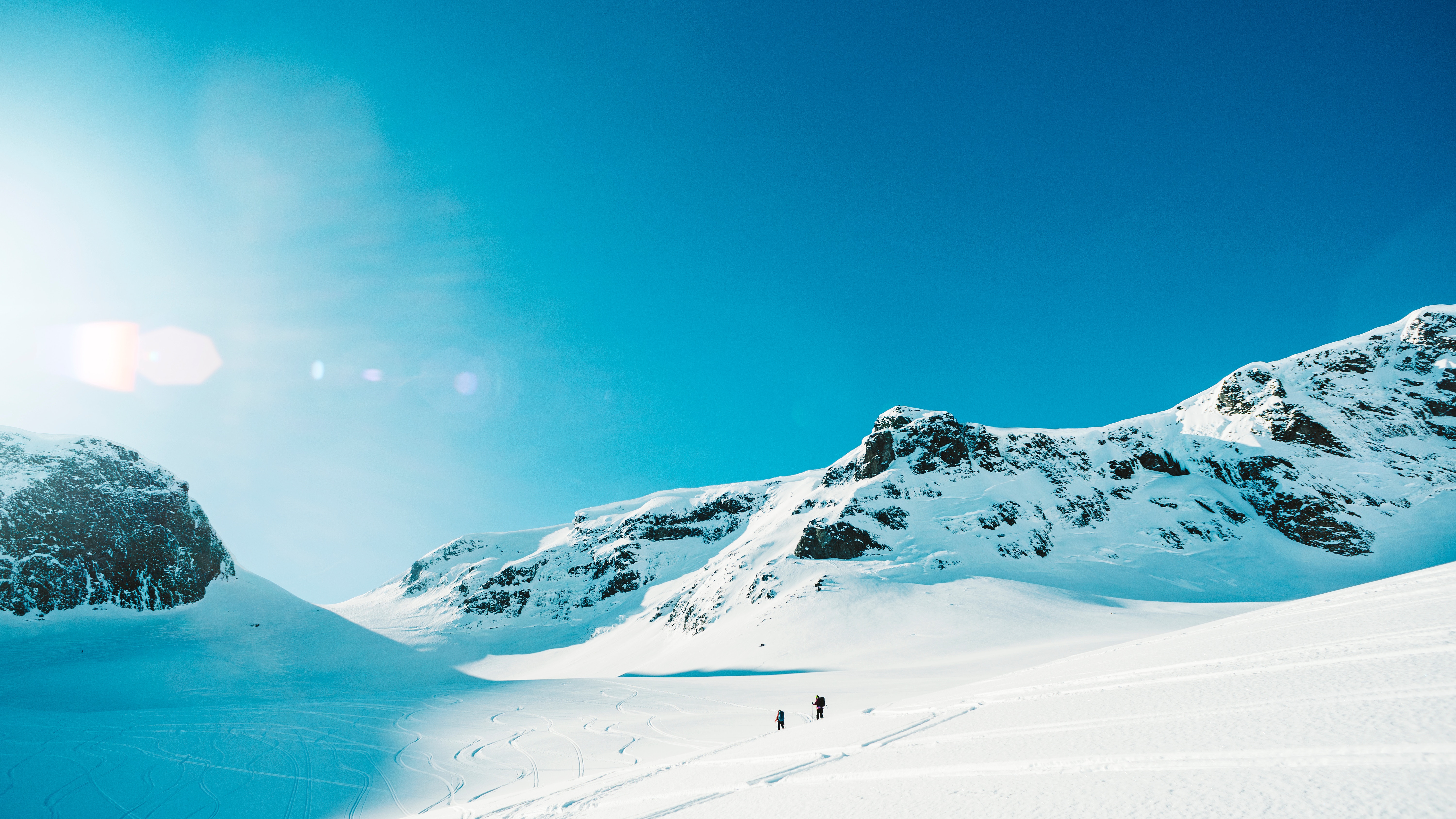 121911 Hintergrundbild herunterladen sport, schnee, berg, reise, skifahrer, touristen - Bildschirmschoner und Bilder kostenlos