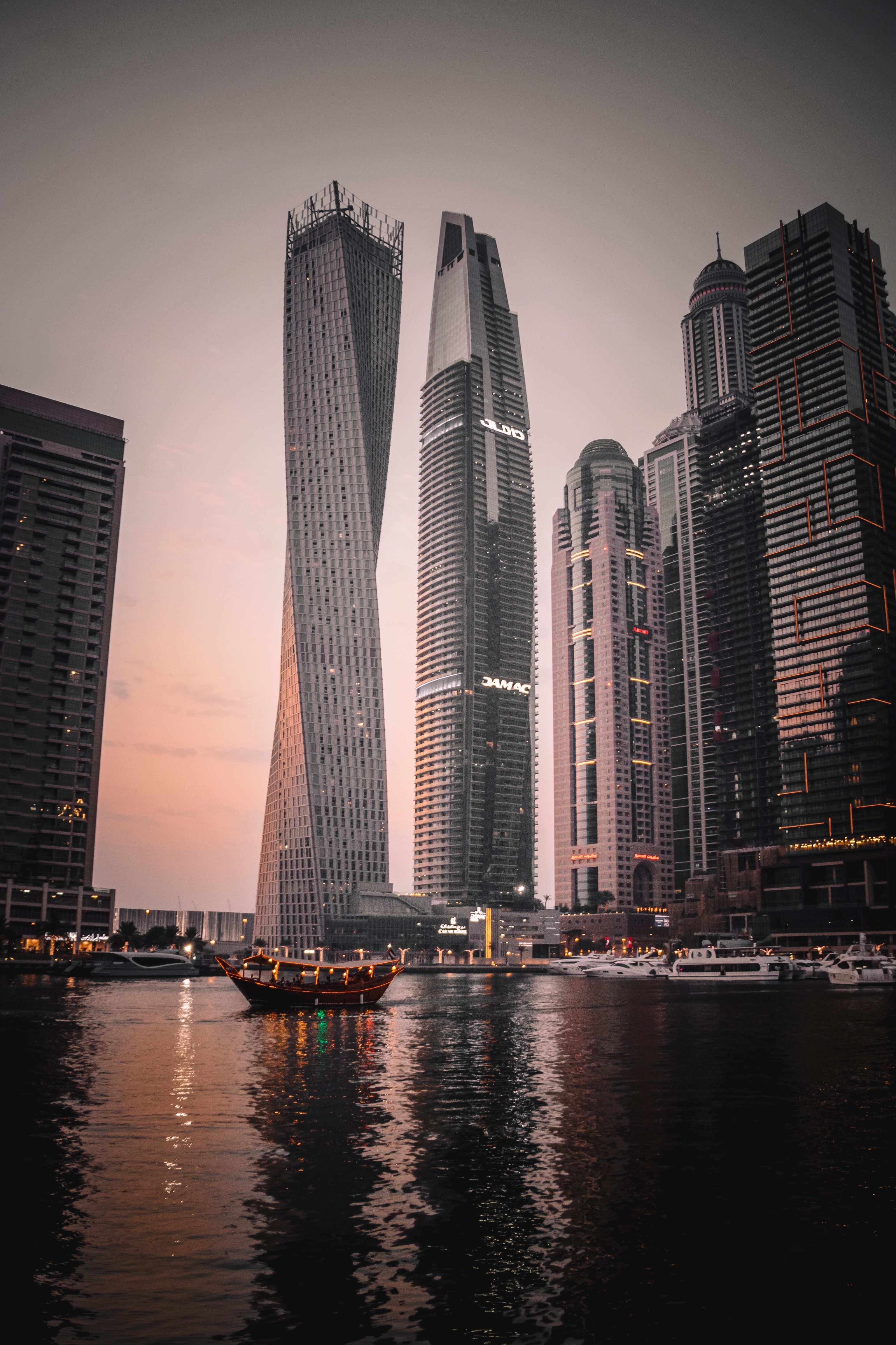 84012 Bildschirmschoner und Hintergrundbilder Vereinigte Arabische Emirate auf Ihrem Telefon. Laden Sie stadt, ufer, dubai, bank Bilder kostenlos herunter