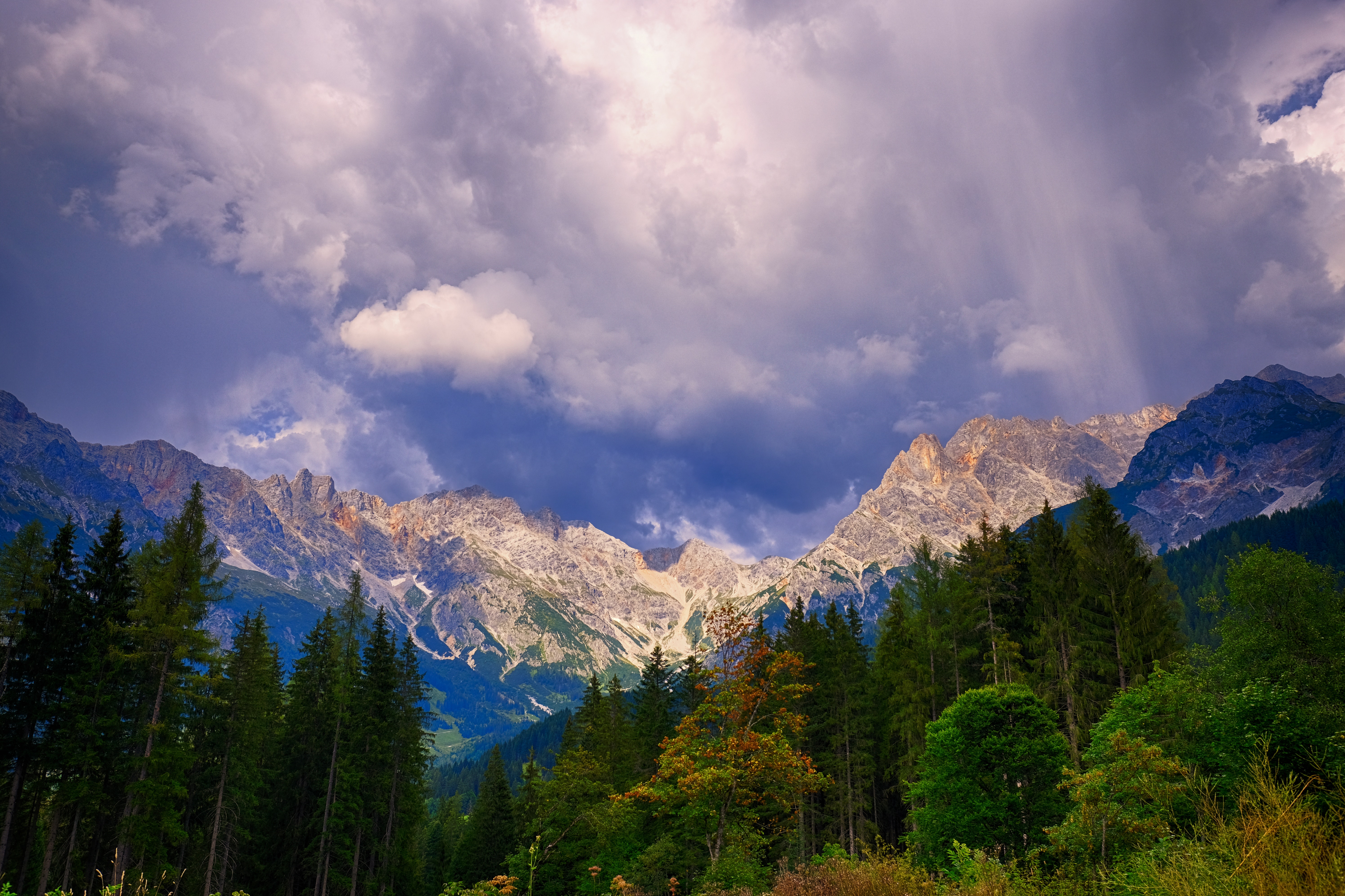 109196 скачать обои осенний пейзаж, облака, деревья, горный пейзаж, горы, природа, осень - заставки и картинки бесплатно
