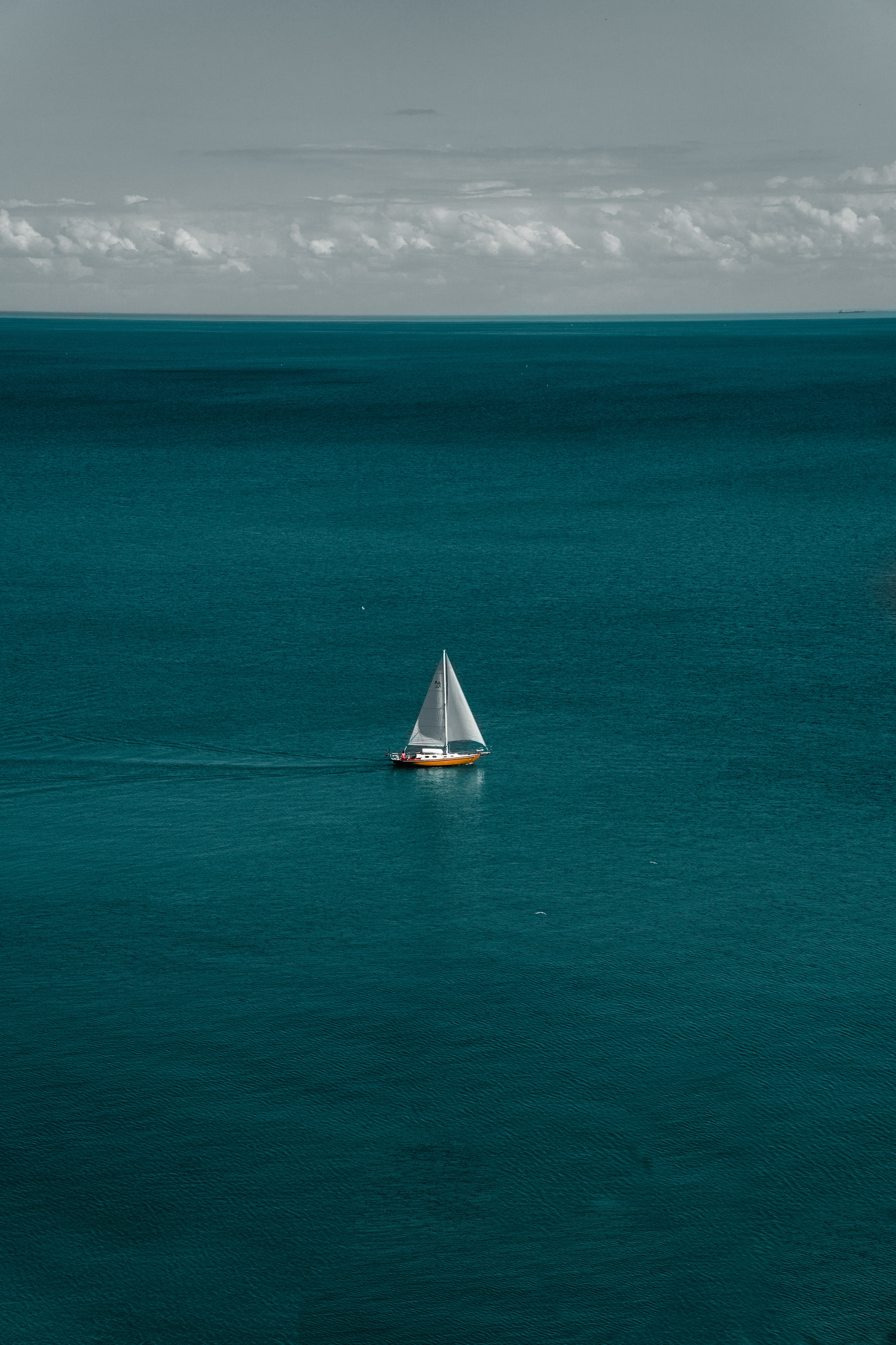 boat, water, sea, minimalism, horizon, sailboat, sailfish Free Stock Photo