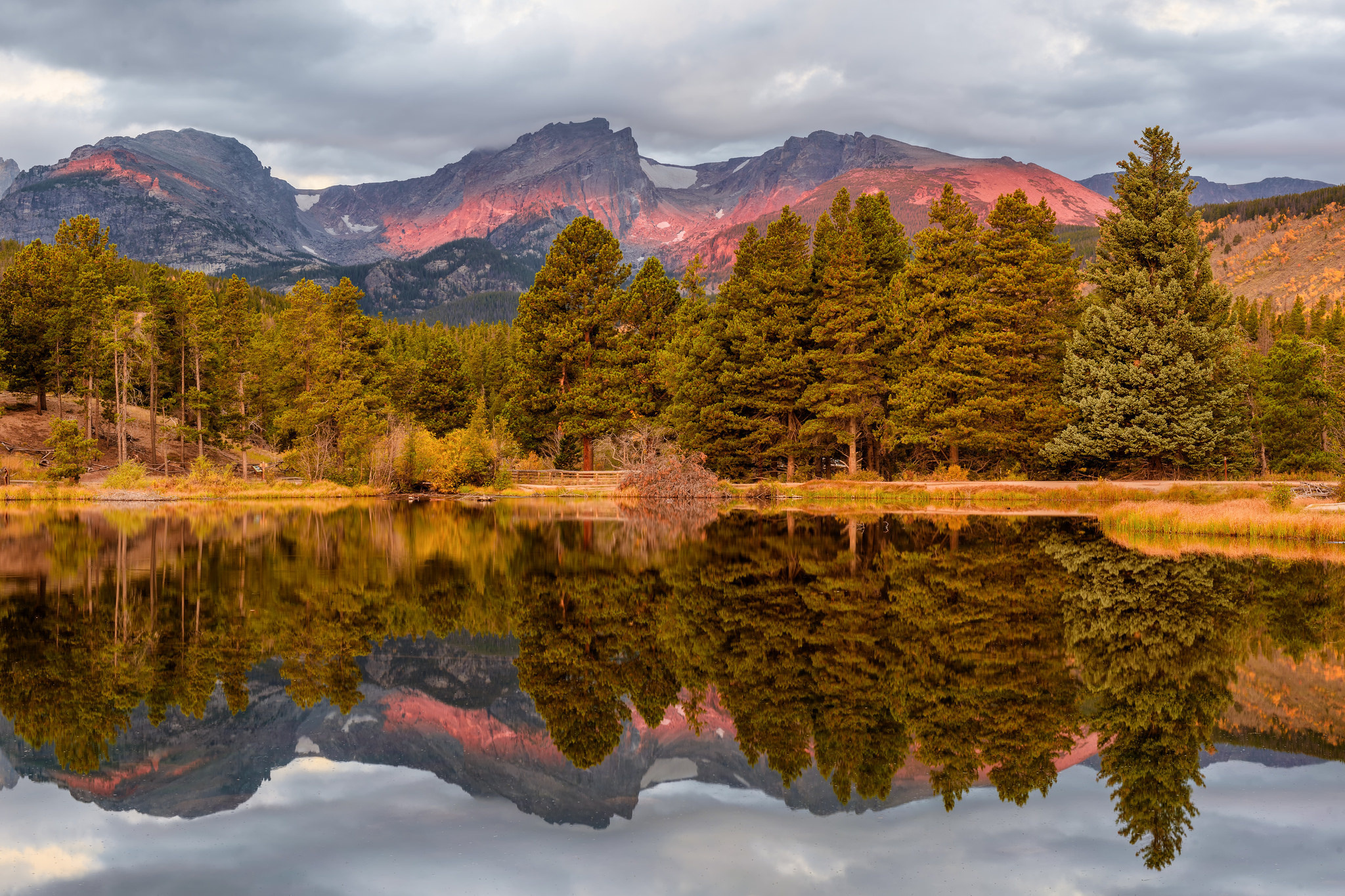 Handy-Wallpaper Natur, Bäume, Herbst, Usa, Reflexion, Nationalpark, Colorado kostenlos herunterladen.