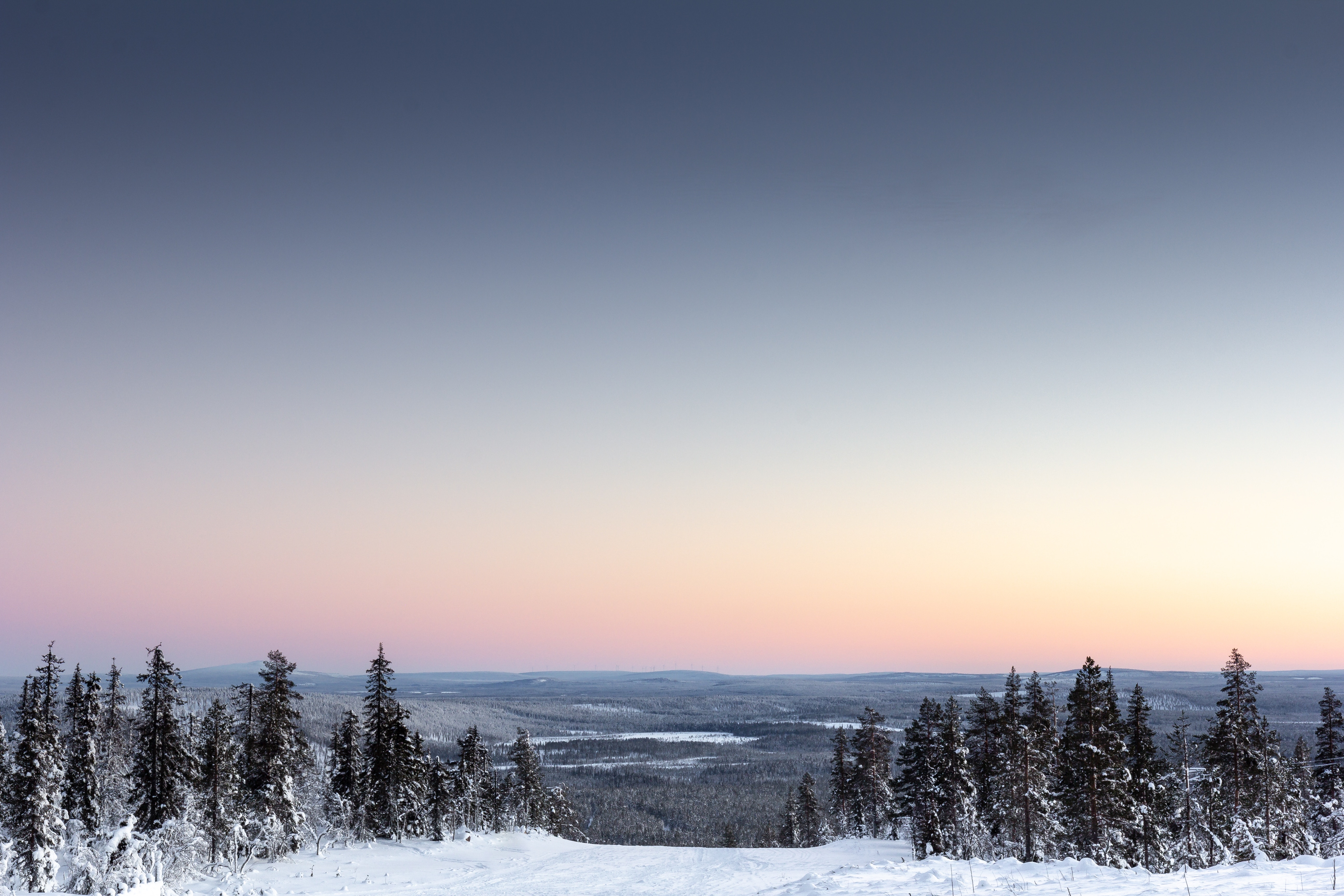 141282 завантажити шпалери небо, зима, природа, сніг, небокрай, горизонт, фінляндія, леві - заставки і картинки безкоштовно