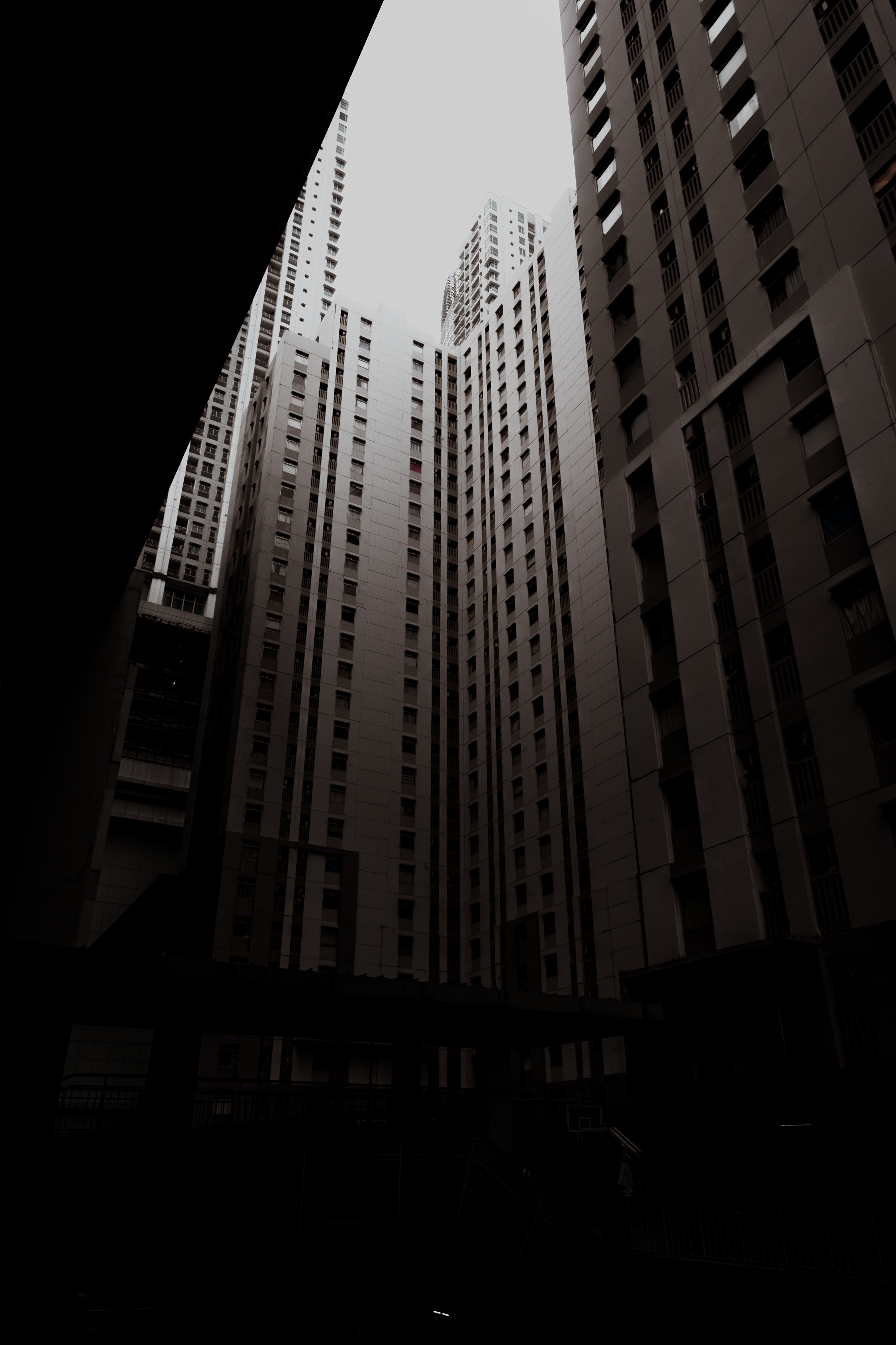 お使いの携帯電話の140596スクリーンセーバーと壁紙超高層ビル。 都市, アーキテクチャ, 市, 超高層ビル, 闇, 暗いの写真を無料でダウンロード