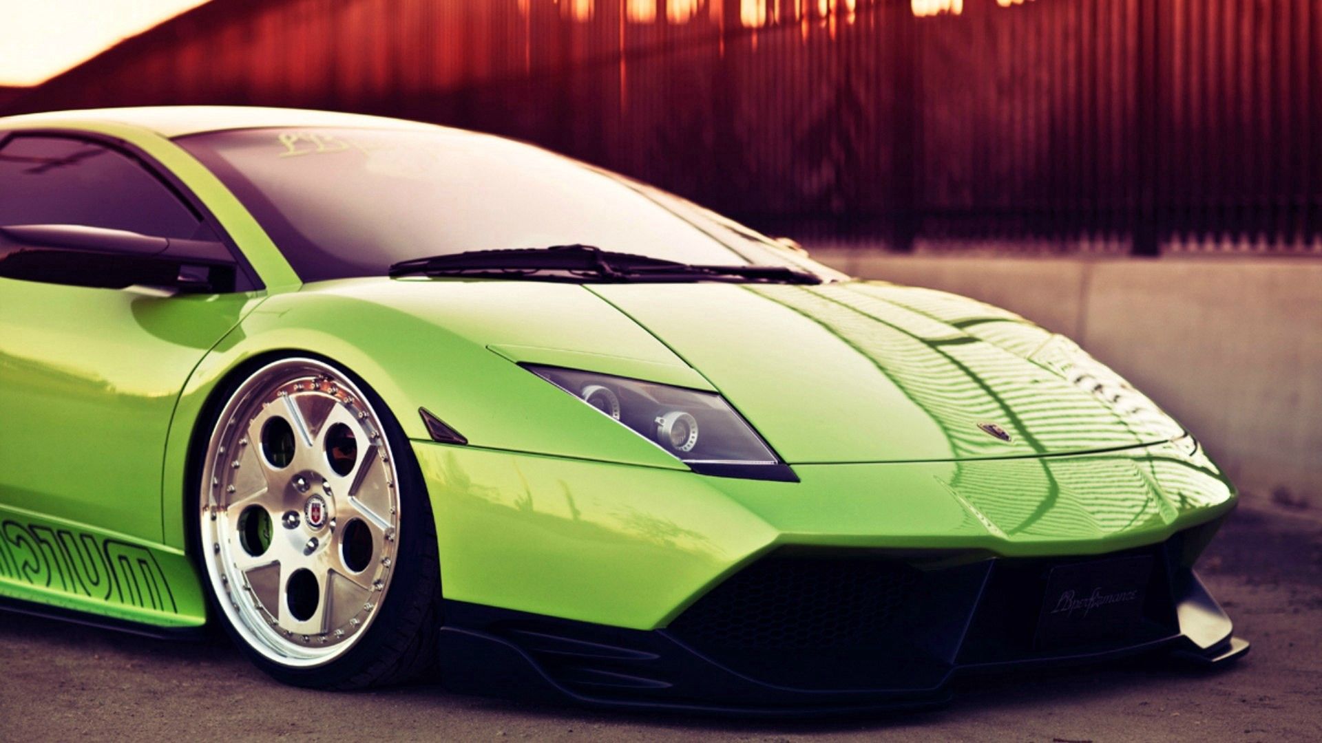 157555 Protetores de tela e papéis de parede Lamborghini em seu telefone. Baixe verde, automóveis, carros, vista lateral fotos gratuitamente