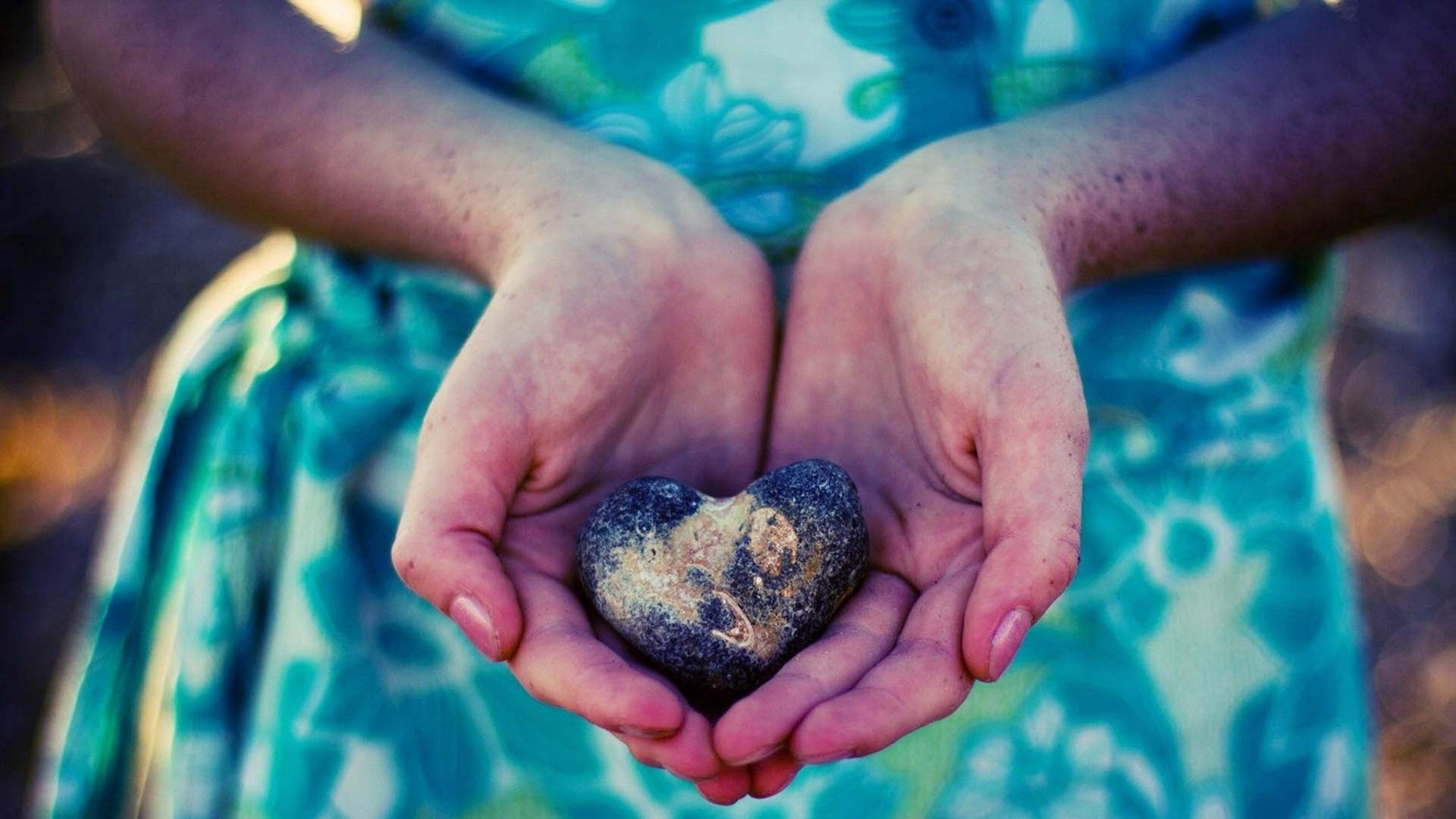 palm, rock, hands, heart Download background