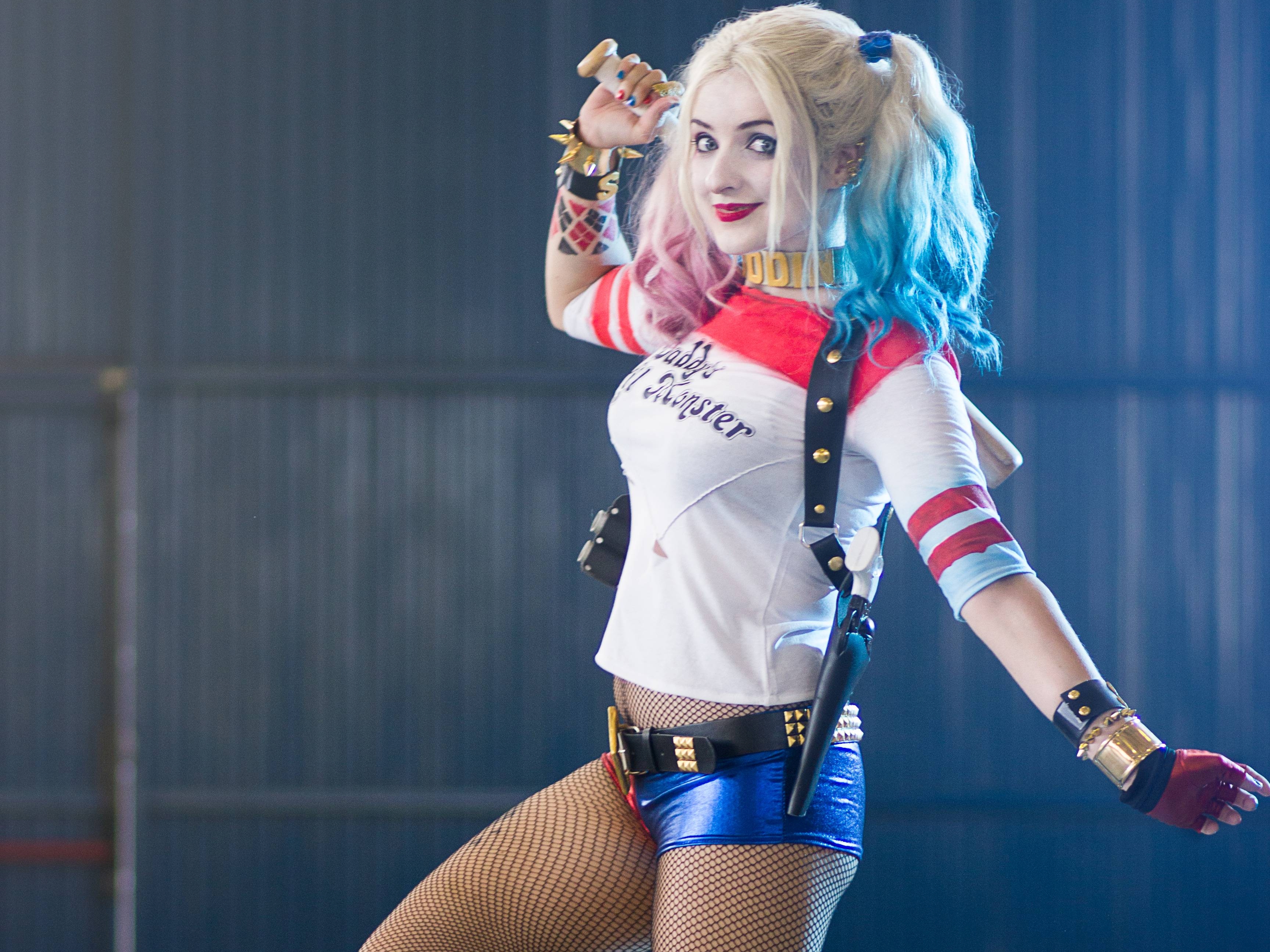 cosplay, women, dc comics, harley quinn, blonde, fishnet, shorts, suicide squad cellphone