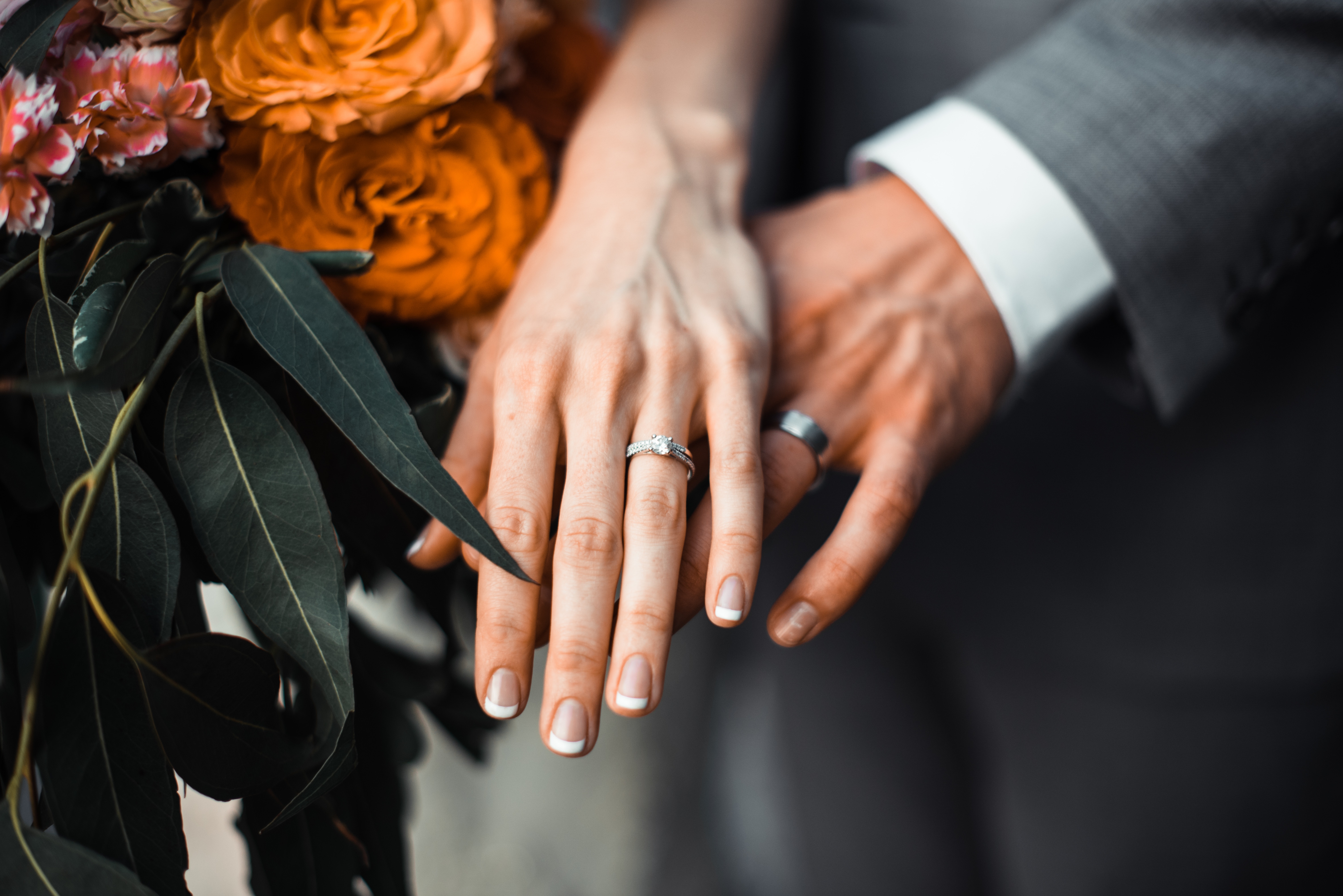 Mobile wallpaper couple, love, rings, pair, hands, newlyweds