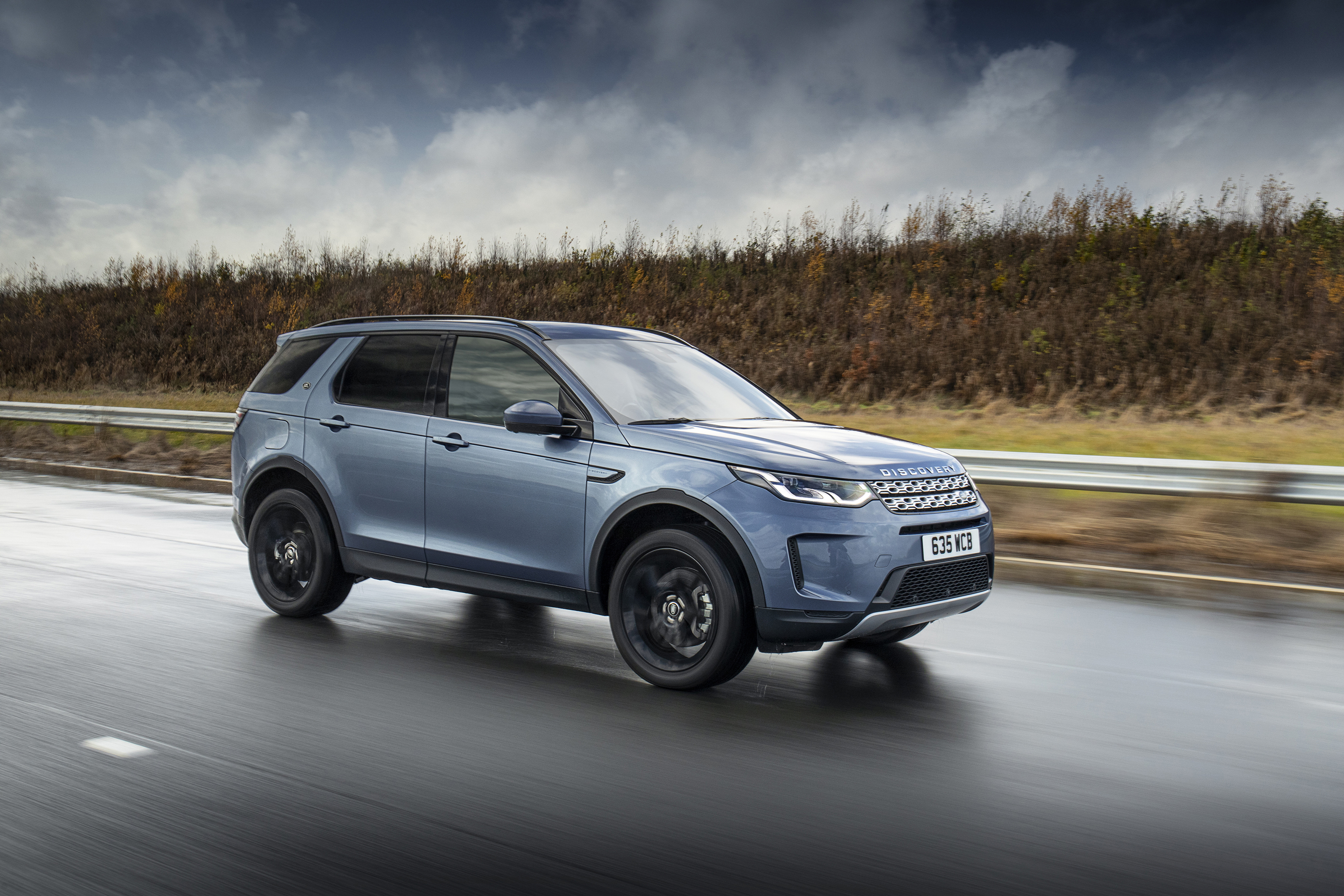 Дискавери 16. Land Rover Discovery Sport 2021. Range Rover Discovery Sport 2021. Рендж Ровер Дискавери 2021. Рендж Ровер Дискавери 2022.
