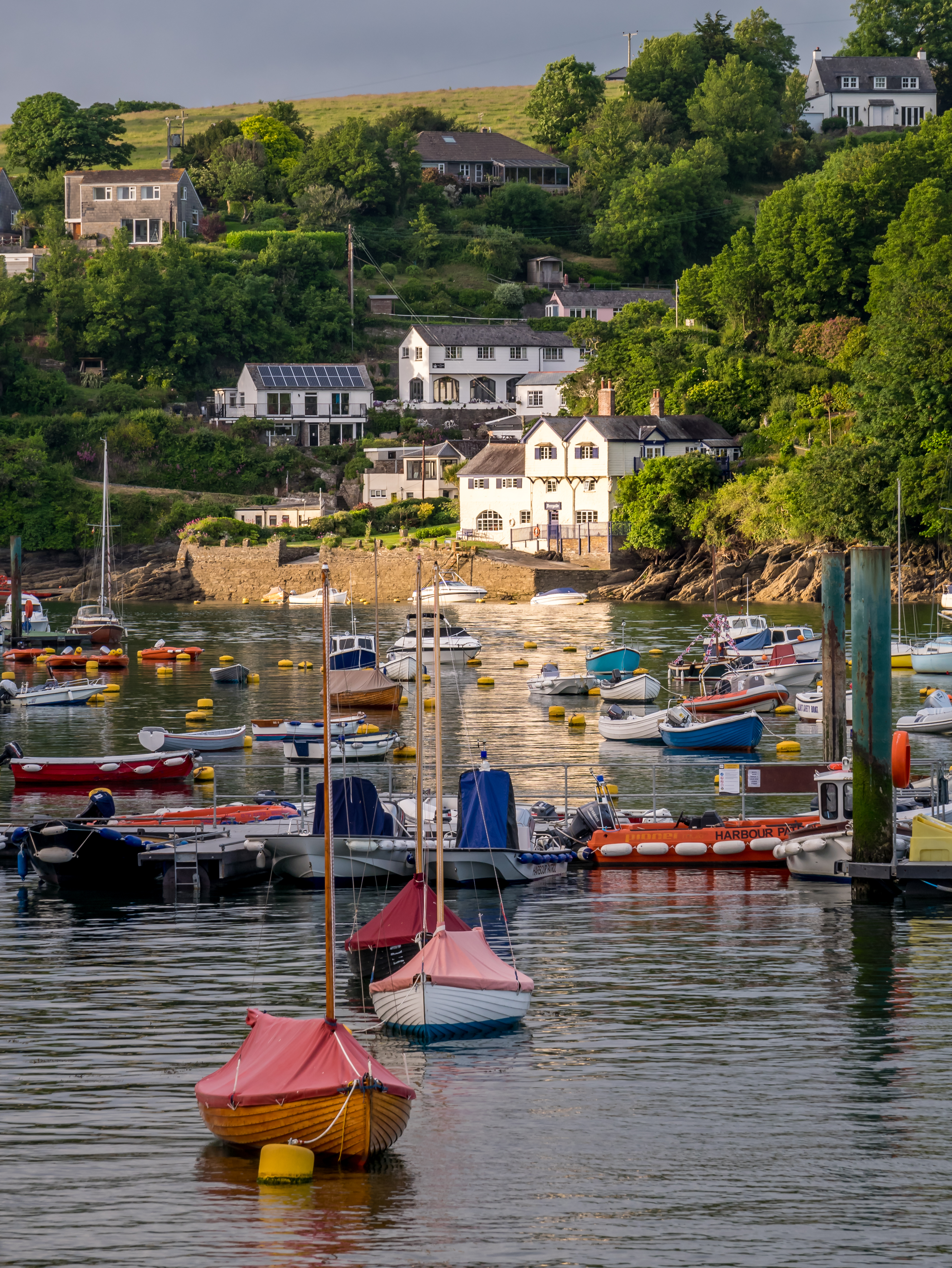 Download mobile wallpaper Miscellaneous, Boats, Water, Building, Hill, Miscellanea for free.