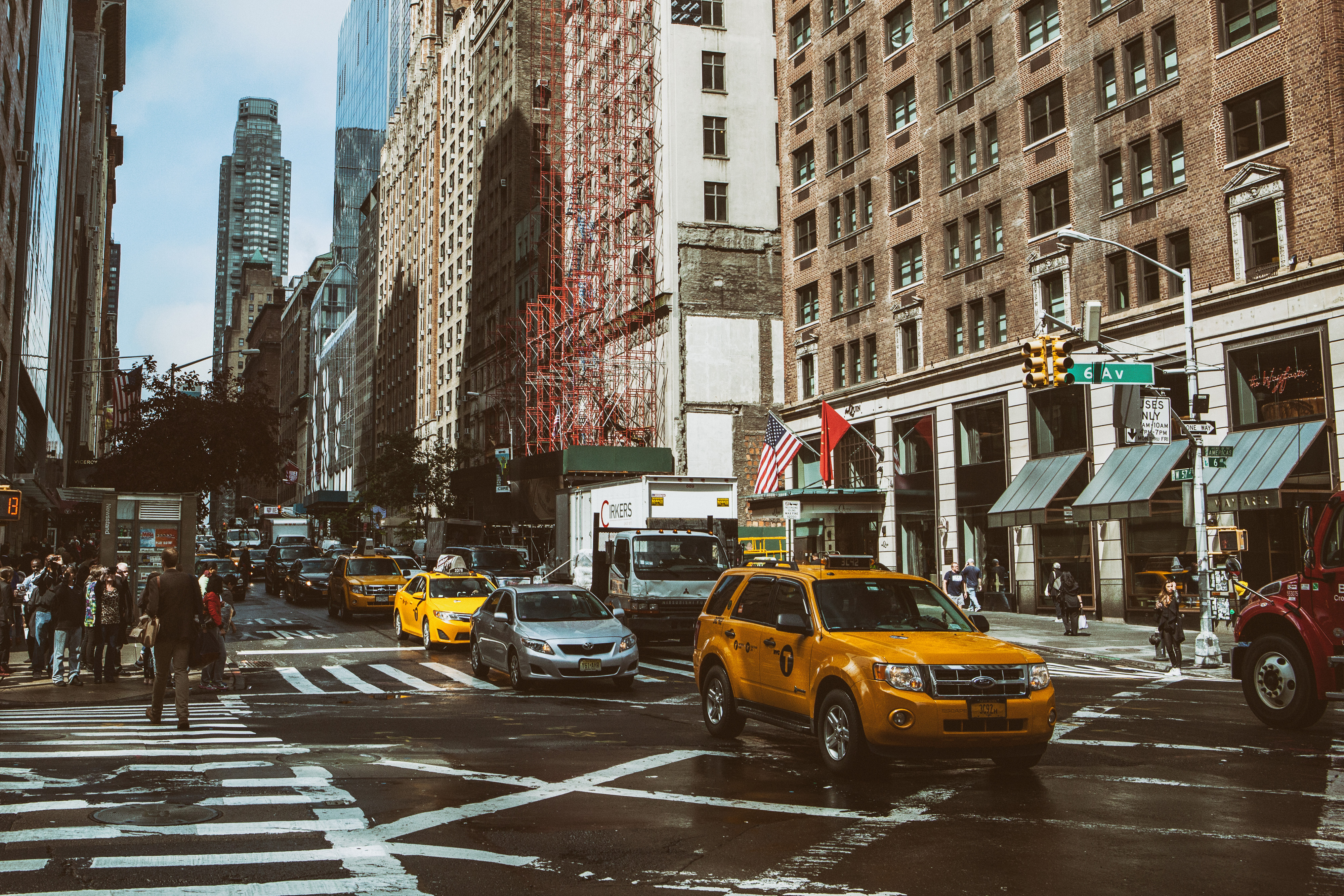 61617 Bildschirmschoner und Hintergrundbilder Manhattan auf Ihrem Telefon. Laden Sie cars, auto, street, new york Bilder kostenlos herunter