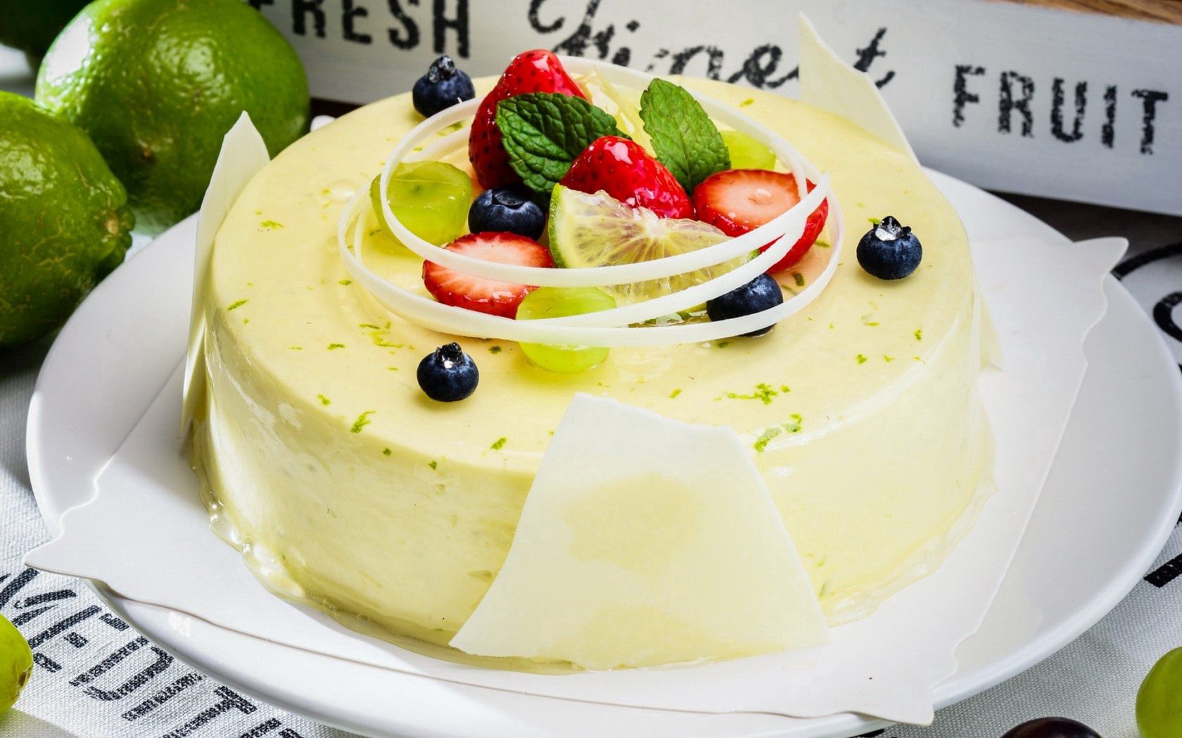 142754 Screensavers and Wallpapers Cream for phone. Download food, desert, berries, cream, cheesecake pictures for free