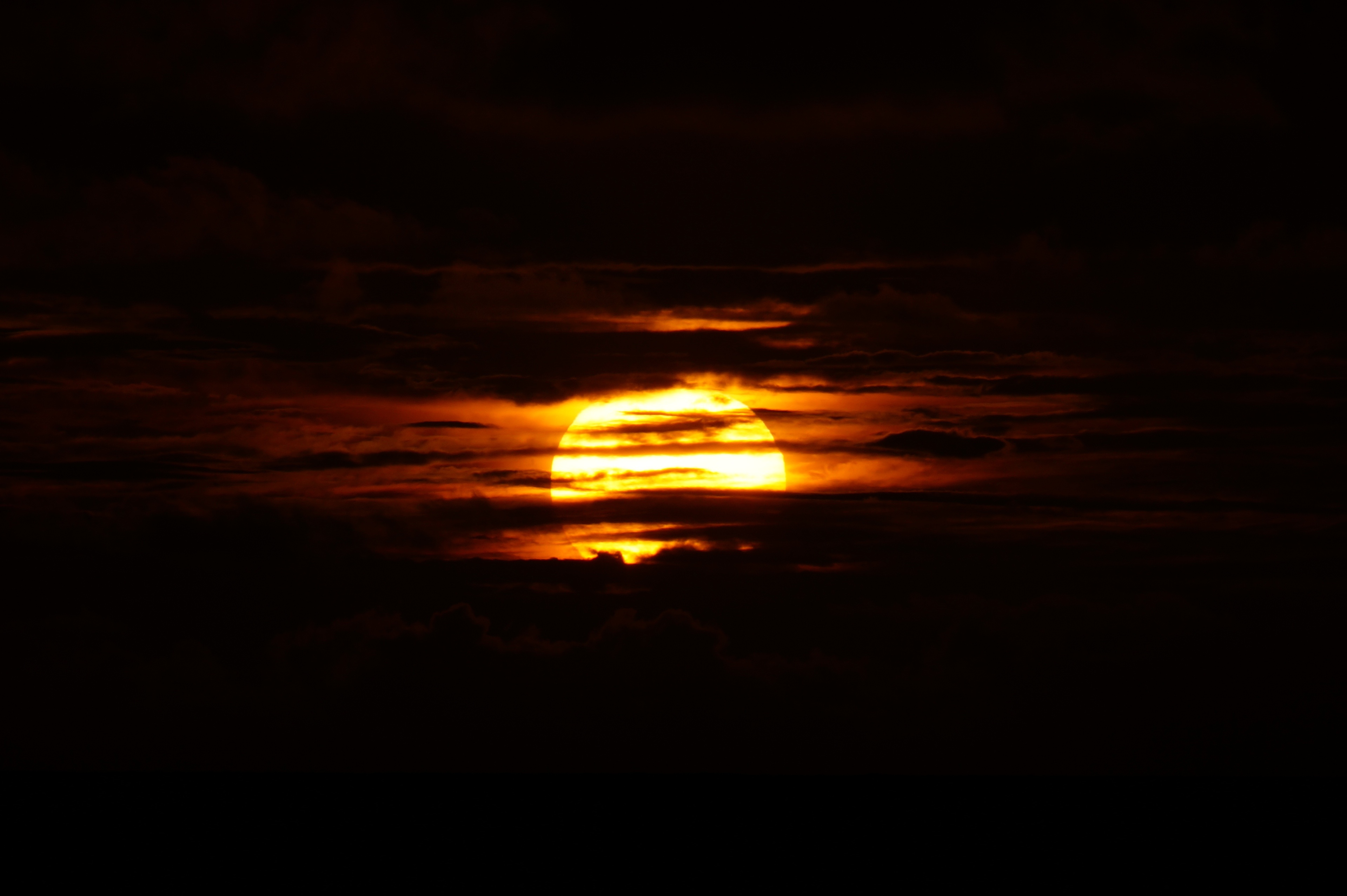 Download mobile wallpaper Sunset, Sky, Sun, Dark for free.