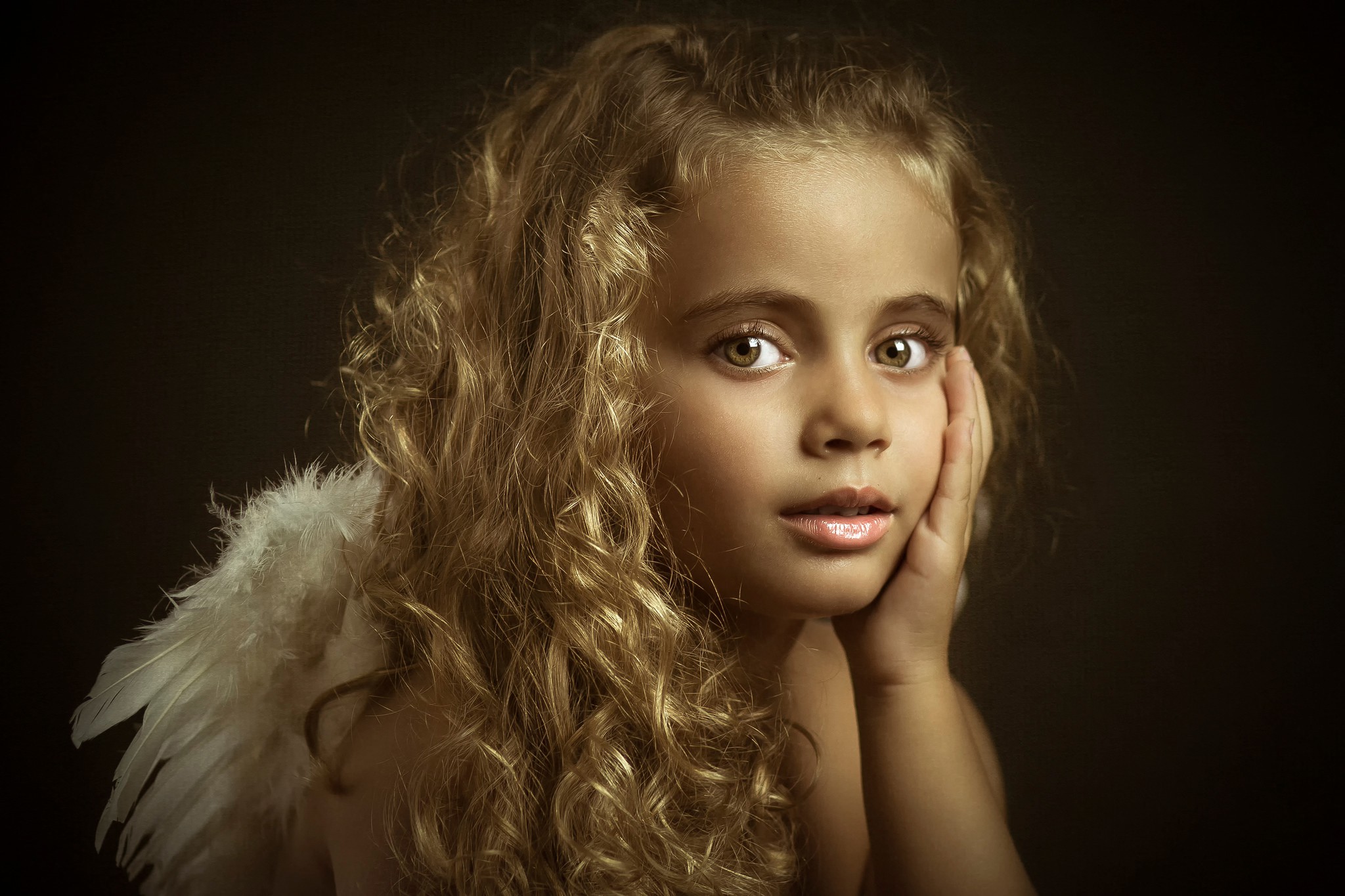 Nik little angel. Литтл Энджел. Фотопортреты детей. Портрет девочки. Детский студийный портрет.