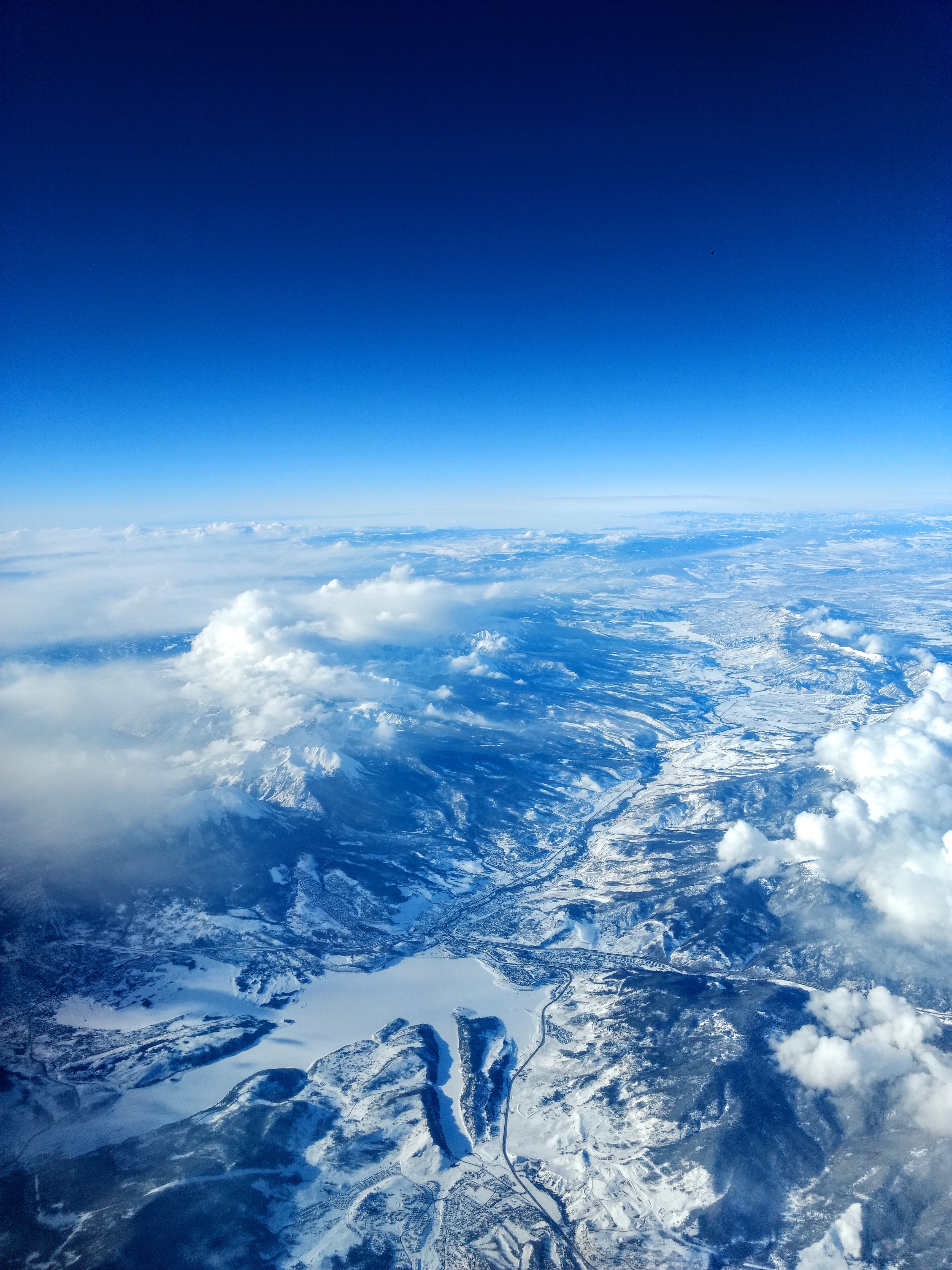 お使いの携帯電話の115684スクリーンセーバーと壁紙山脈。 上から見る, 自然, 雲, トップスの写真を無料でダウンロード
