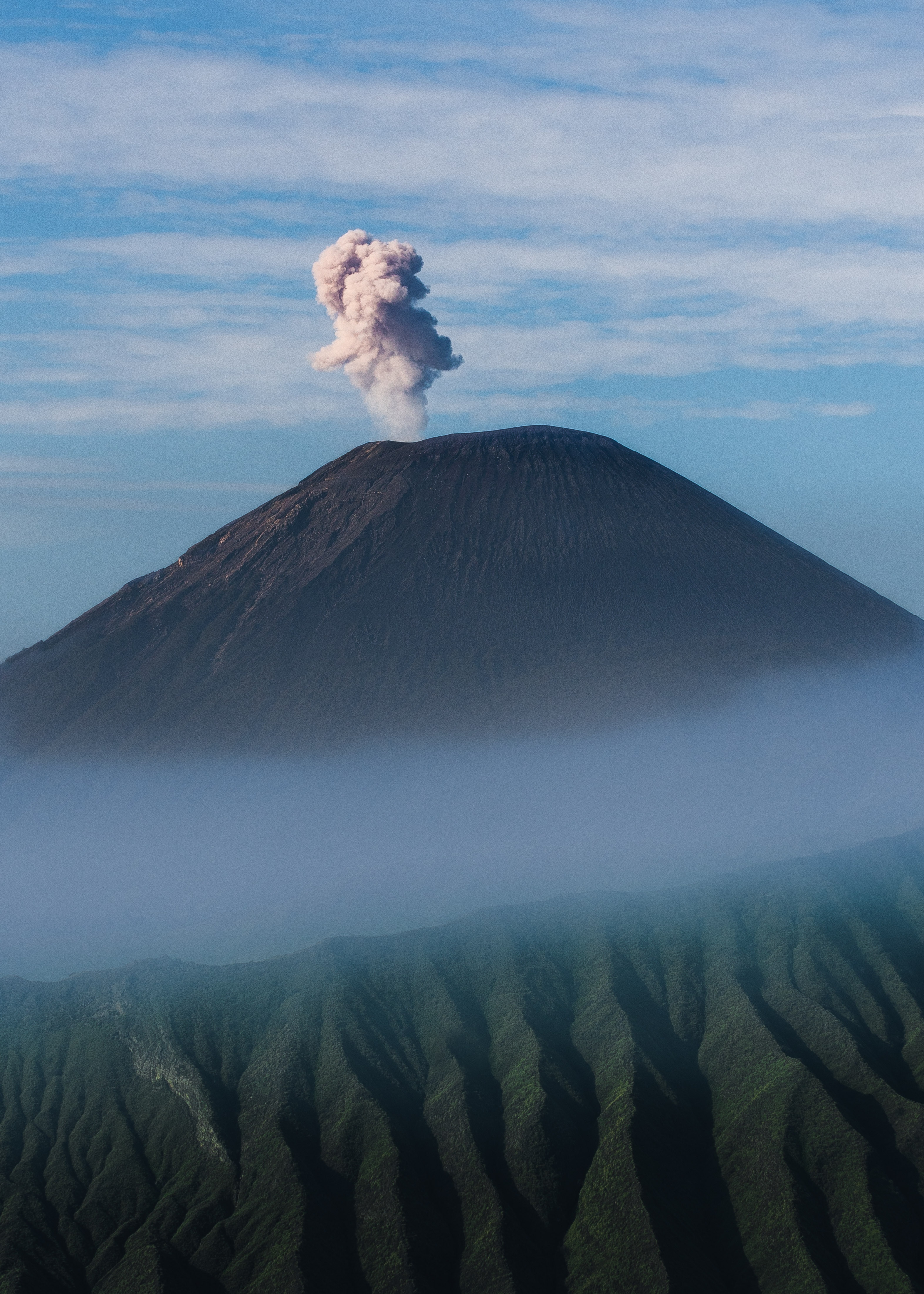 87840 Hintergrundbild herunterladen natur, raucher, berg, vulkan, eruption, ausbruch, krater - Bildschirmschoner und Bilder kostenlos