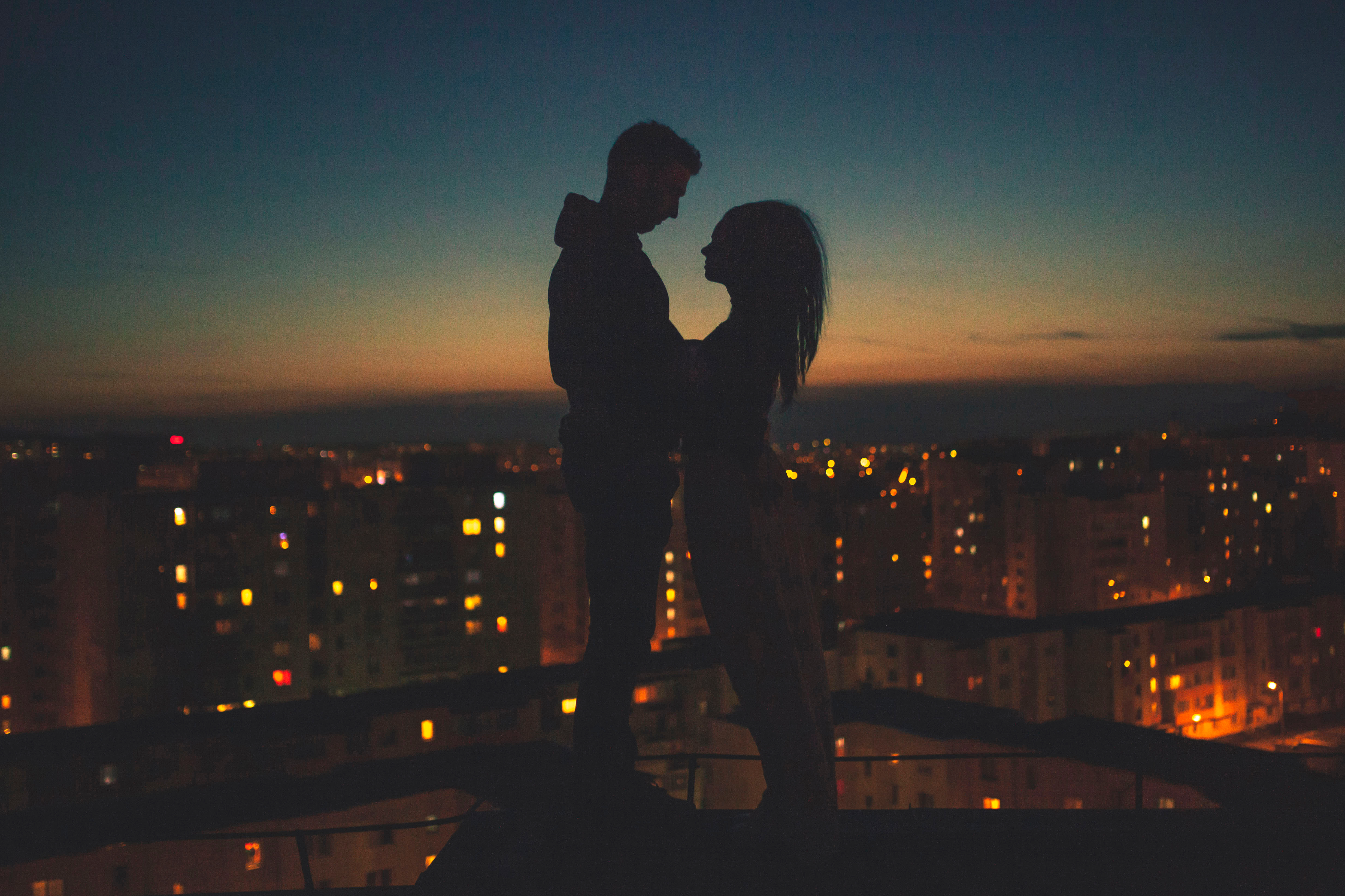 android pair, romance, couple, love, silhouettes, night city